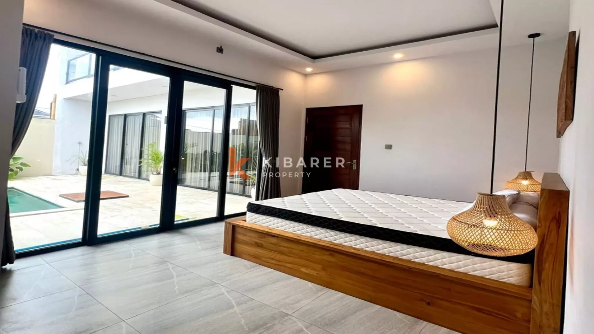 Charming Three-Bedroom Fully Furnished Villa with Enclosed Living in Pererenan