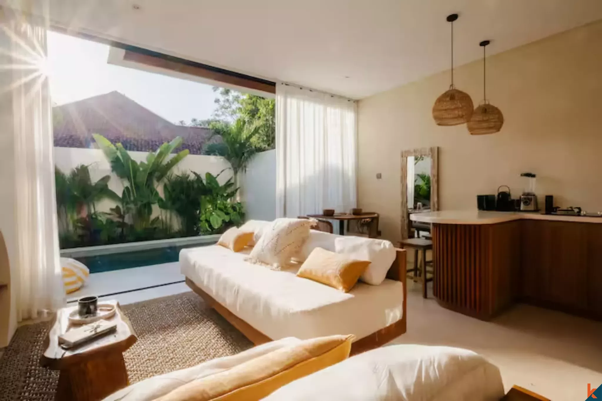 Rumah Tipe Satu Kamar Tidur Bergaya Tropis yang Elegan untuk Disewa di Buduk