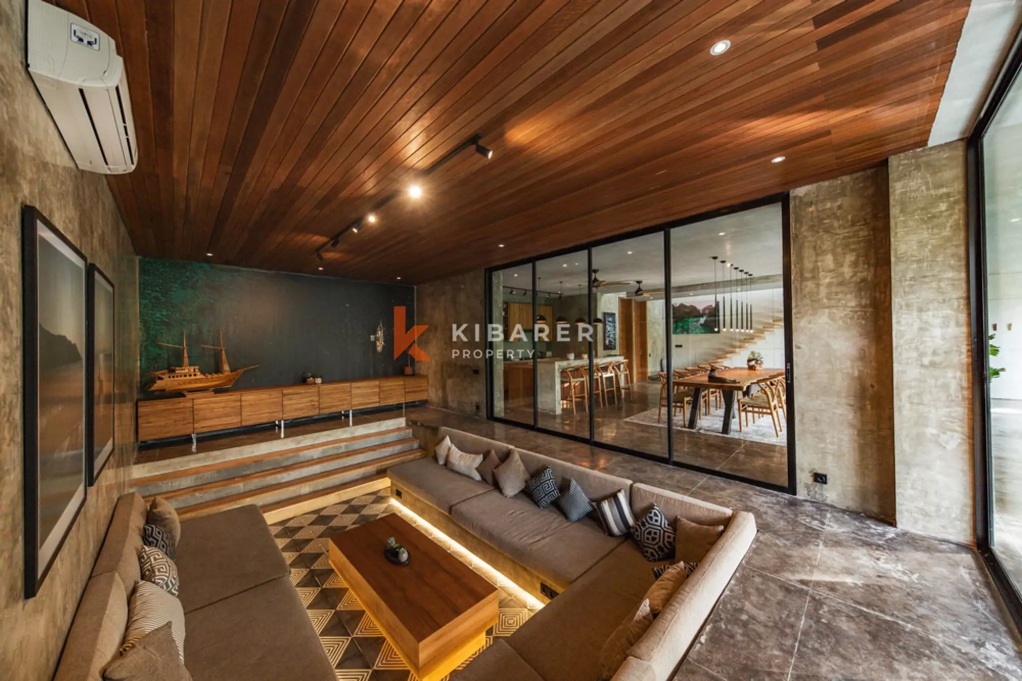 Ultimate Luxy Four Bedroom Villa in Buwit