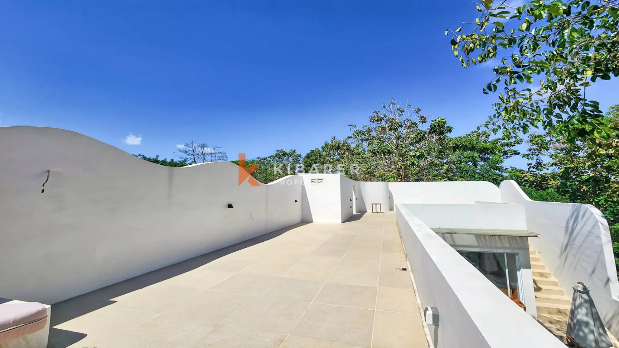 Tropical Hideaway – Chic Two-Bedroom Villa Near Nyang-Nyang Beach