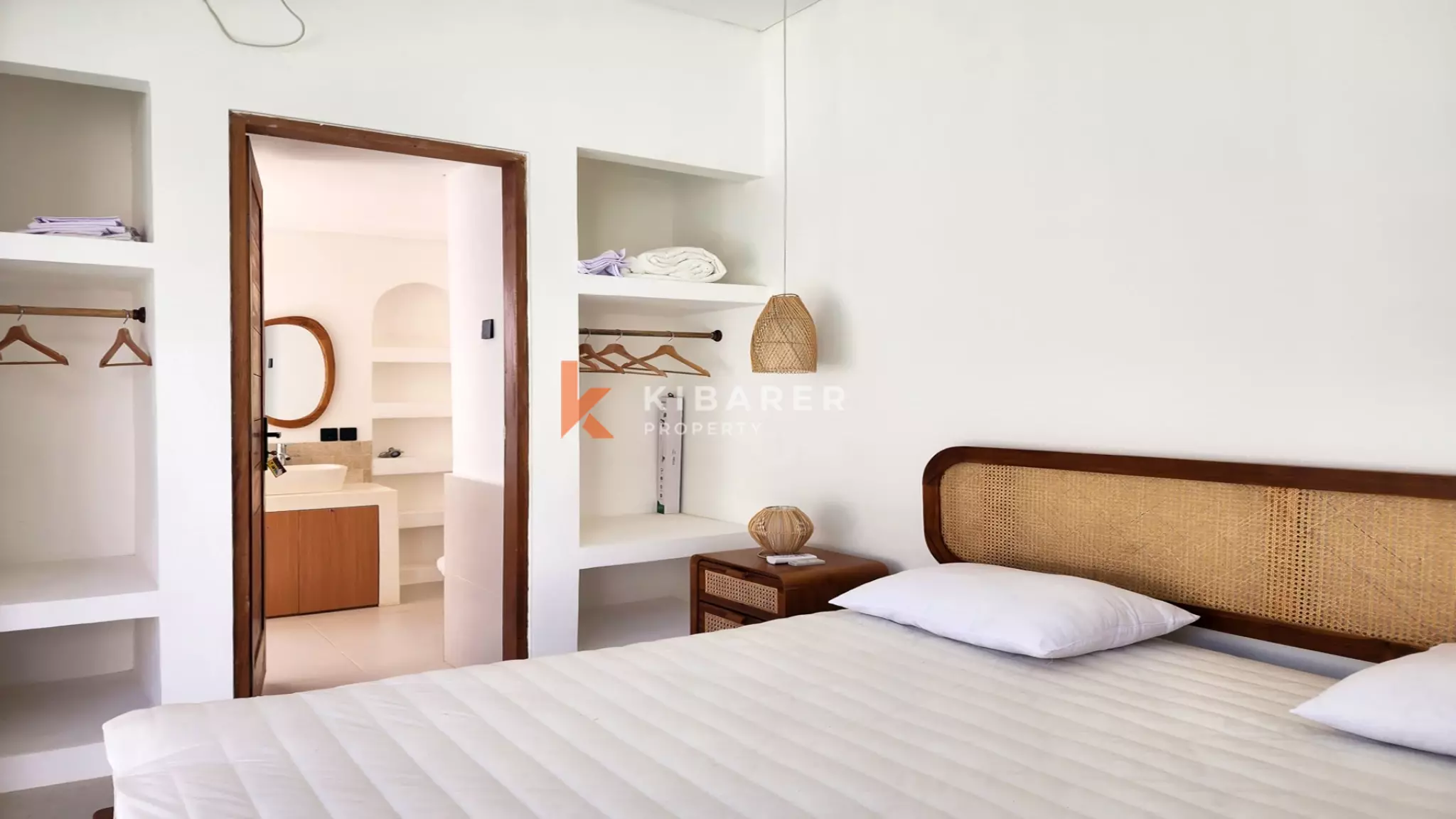 Tropical Hideaway – Chic Two-Bedroom Villa Near Nyang-Nyang Beach