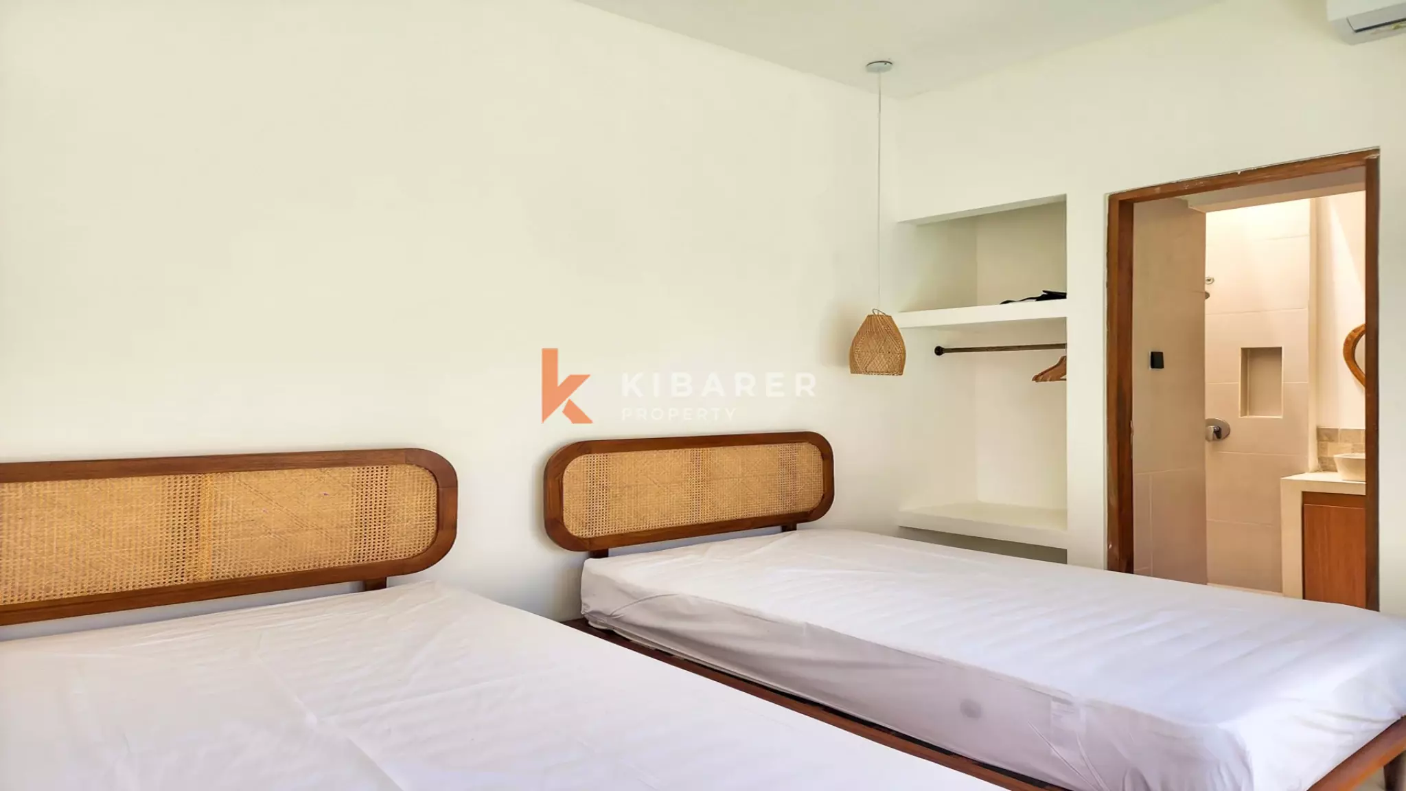 Tropical Hideaway – Chic Two-Bedroom Villa Near Nyang-Nyang Beach