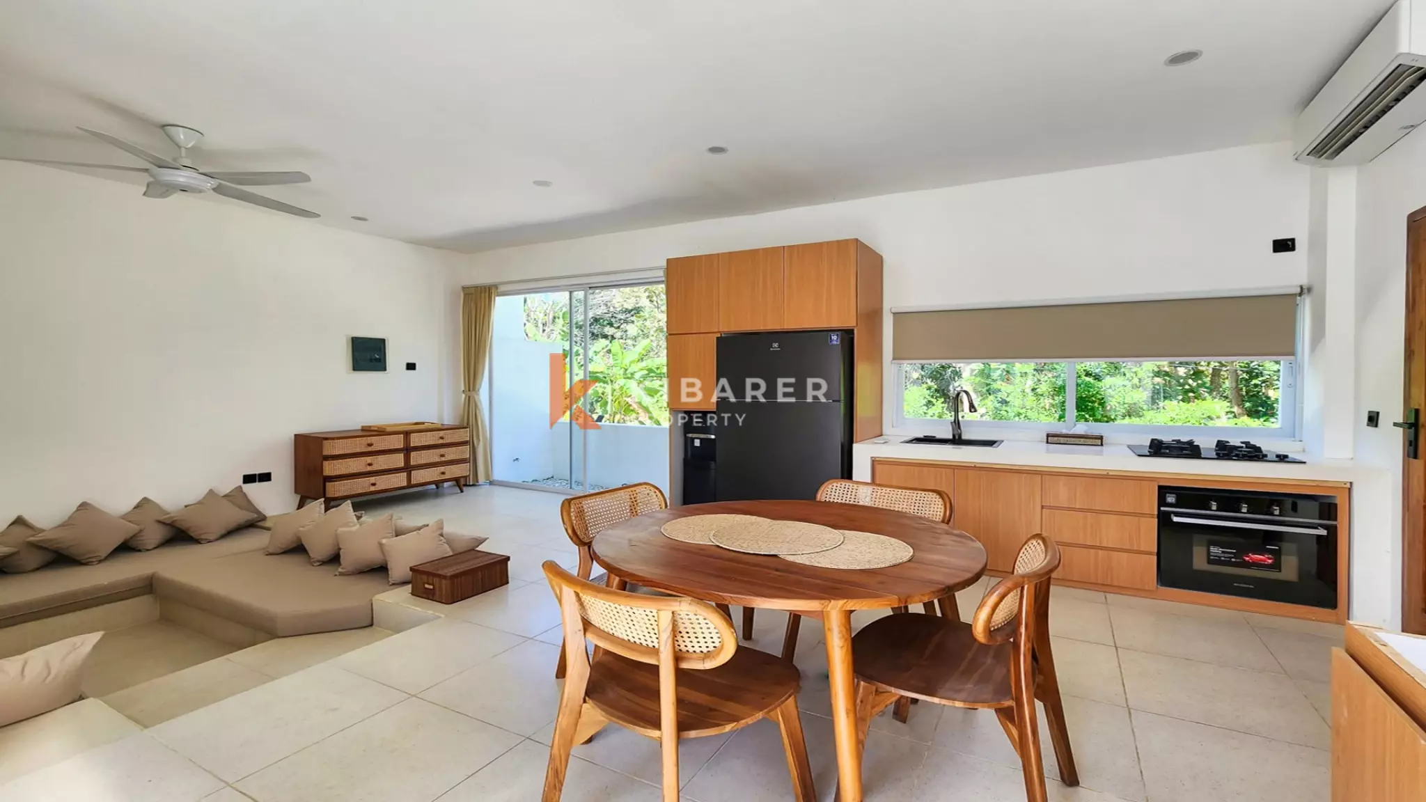 Tropical Hideaway – Chic Two-Bedroom Villa Near Nyang-Nyang Beach