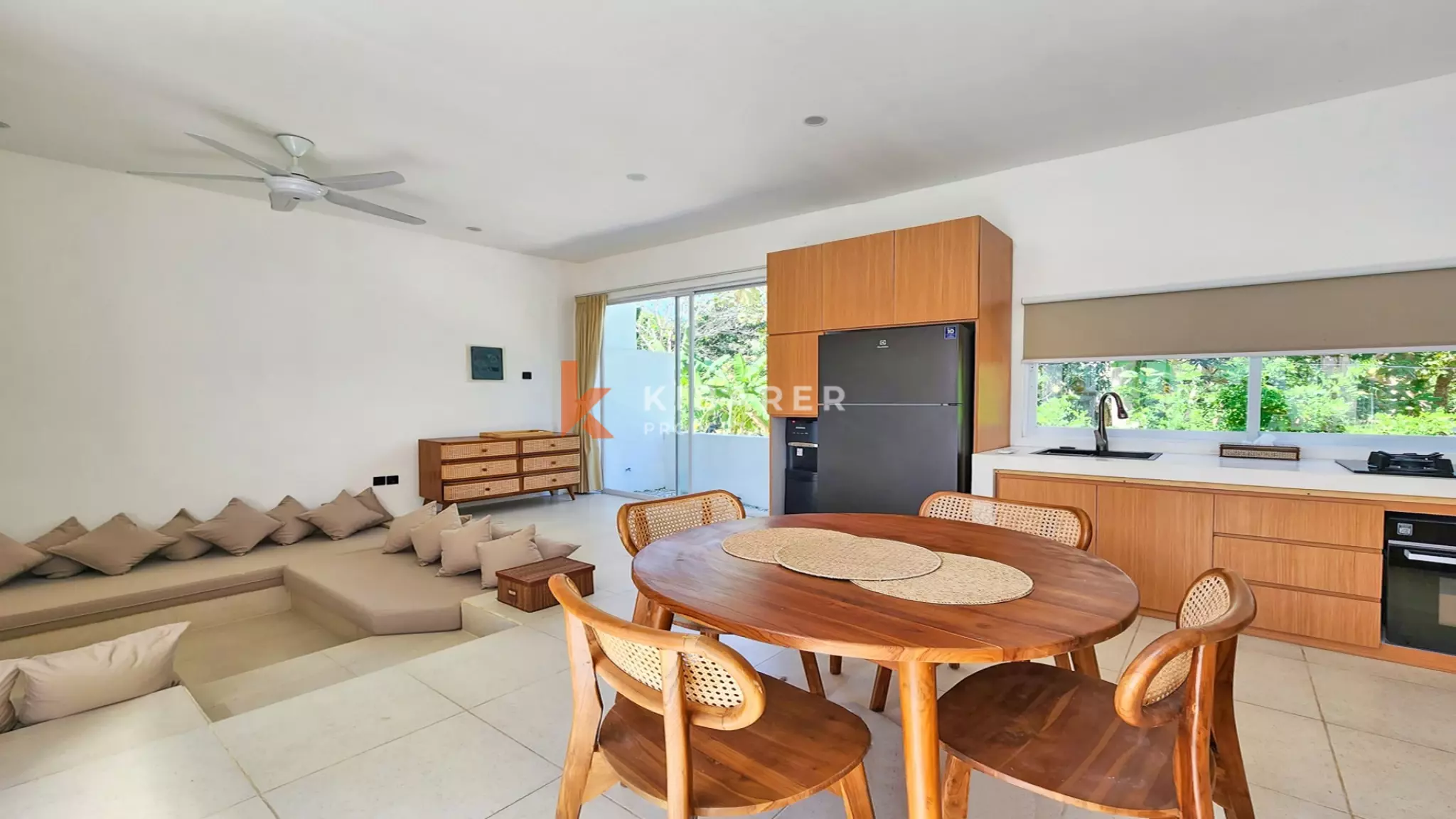 Tropical Hideaway – Chic Two-Bedroom Villa Near Nyang-Nyang Beach