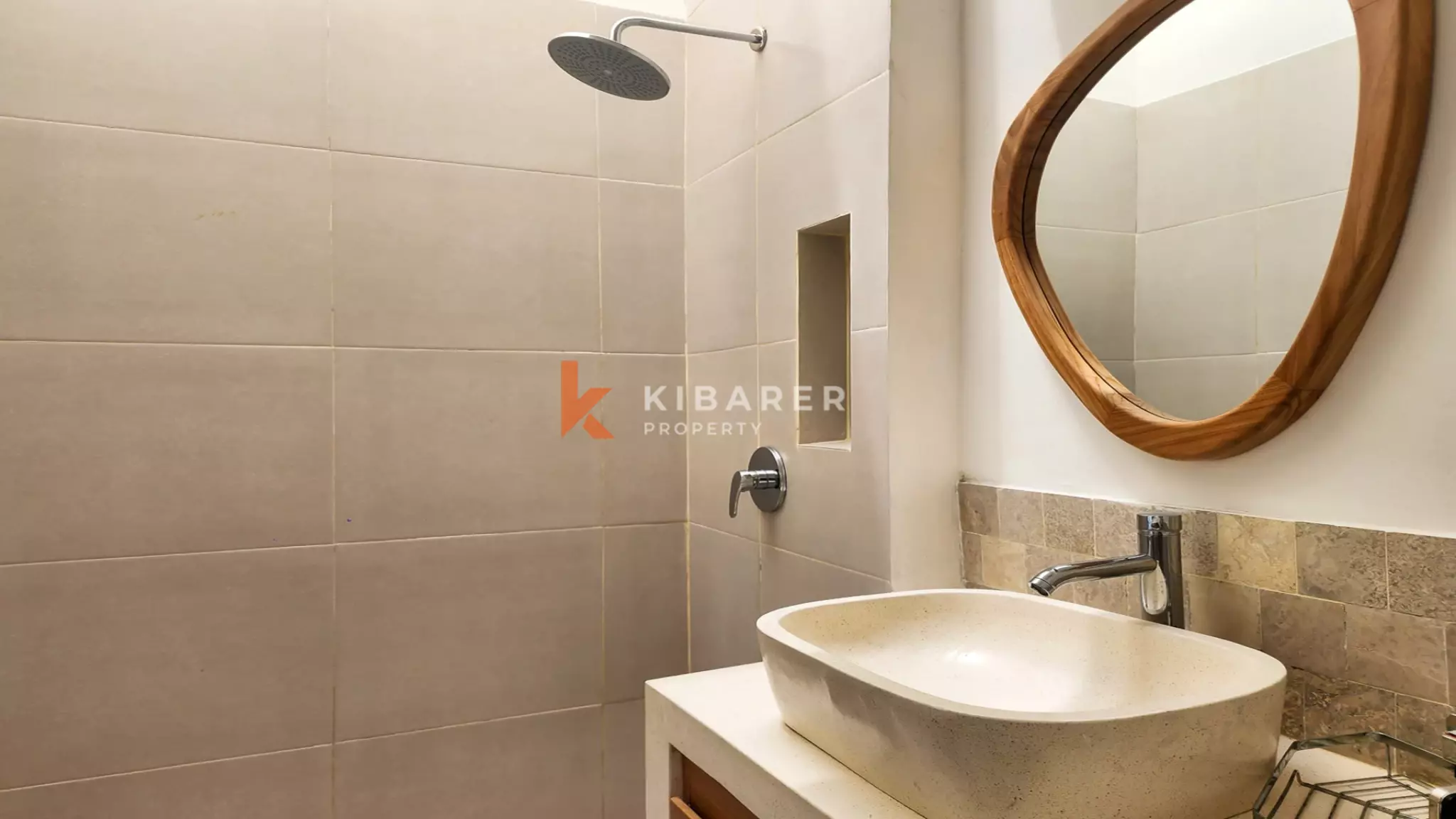 Tropical Hideaway – Chic Two-Bedroom Villa Near Nyang-Nyang Beach