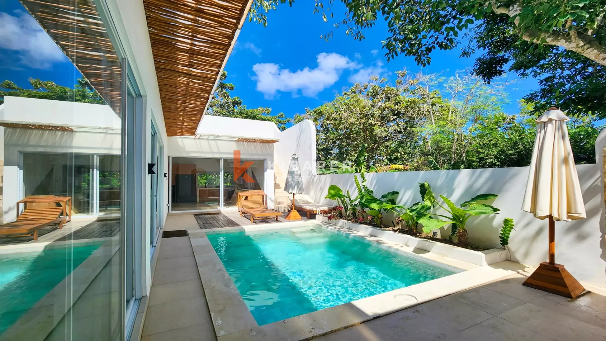 Tropical Hideaway – Chic Two-Bedroom Villa Near Nyang-Nyang Beach
