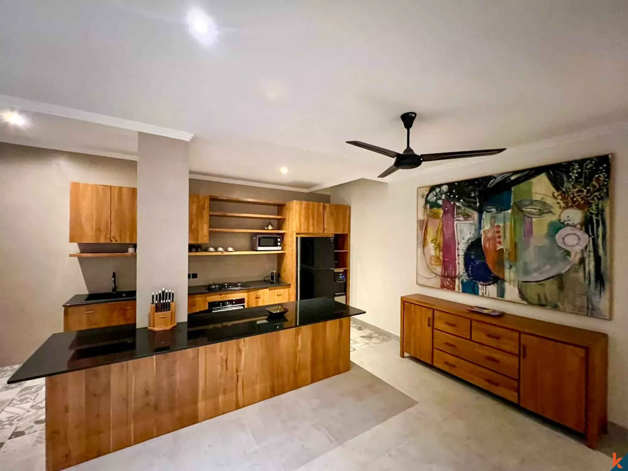 Villa Townhouse Modern Tiga Kamar Tidur Dijual di Seminyak