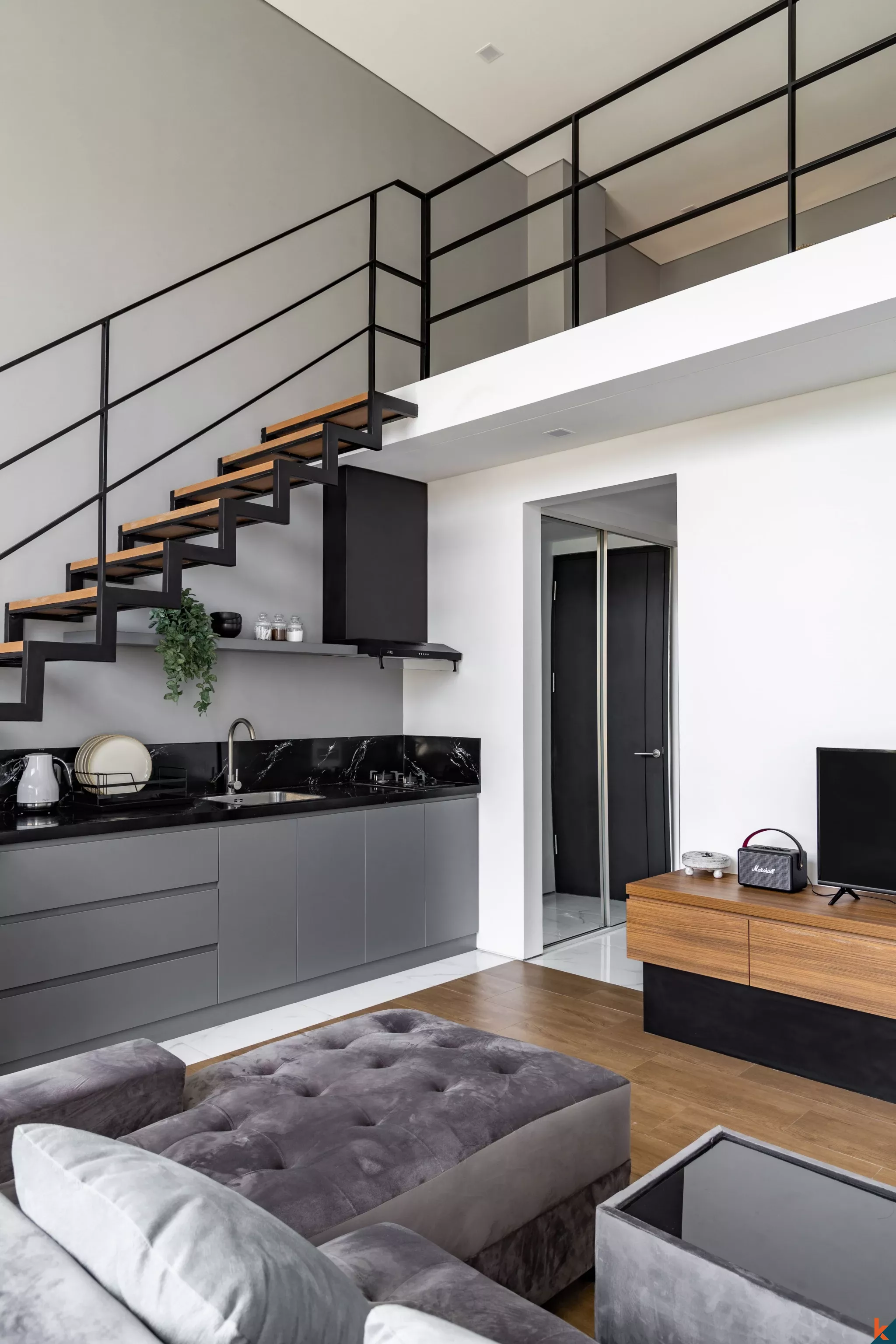 Loft Mewah Tropis Modern 1 Kamar Tidur di Canggu