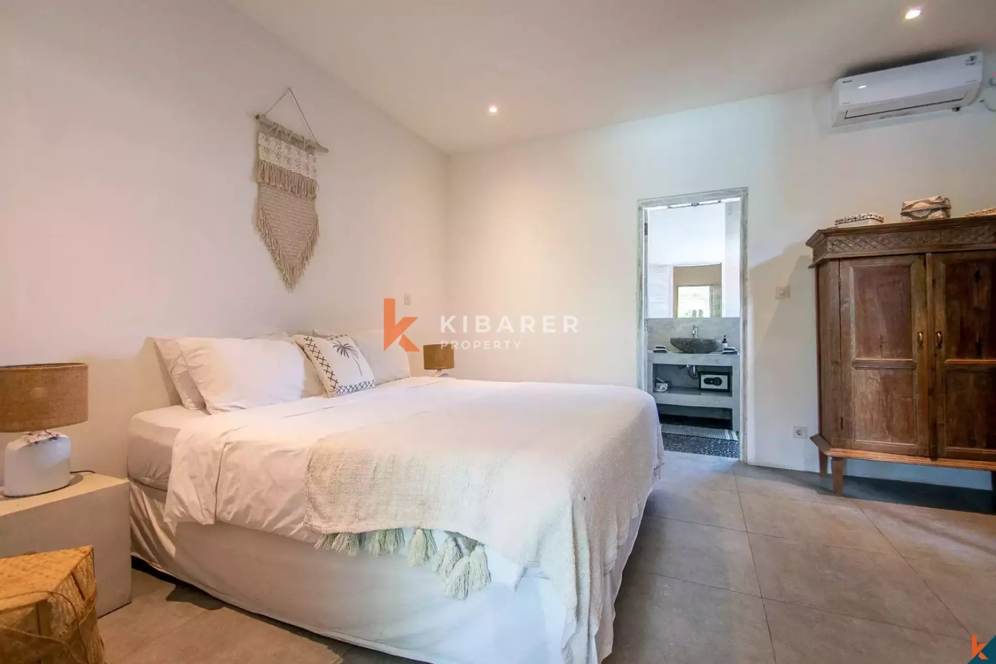 Island Living at Its Finest – Three Bedroom Garden Villa in Batu Belig