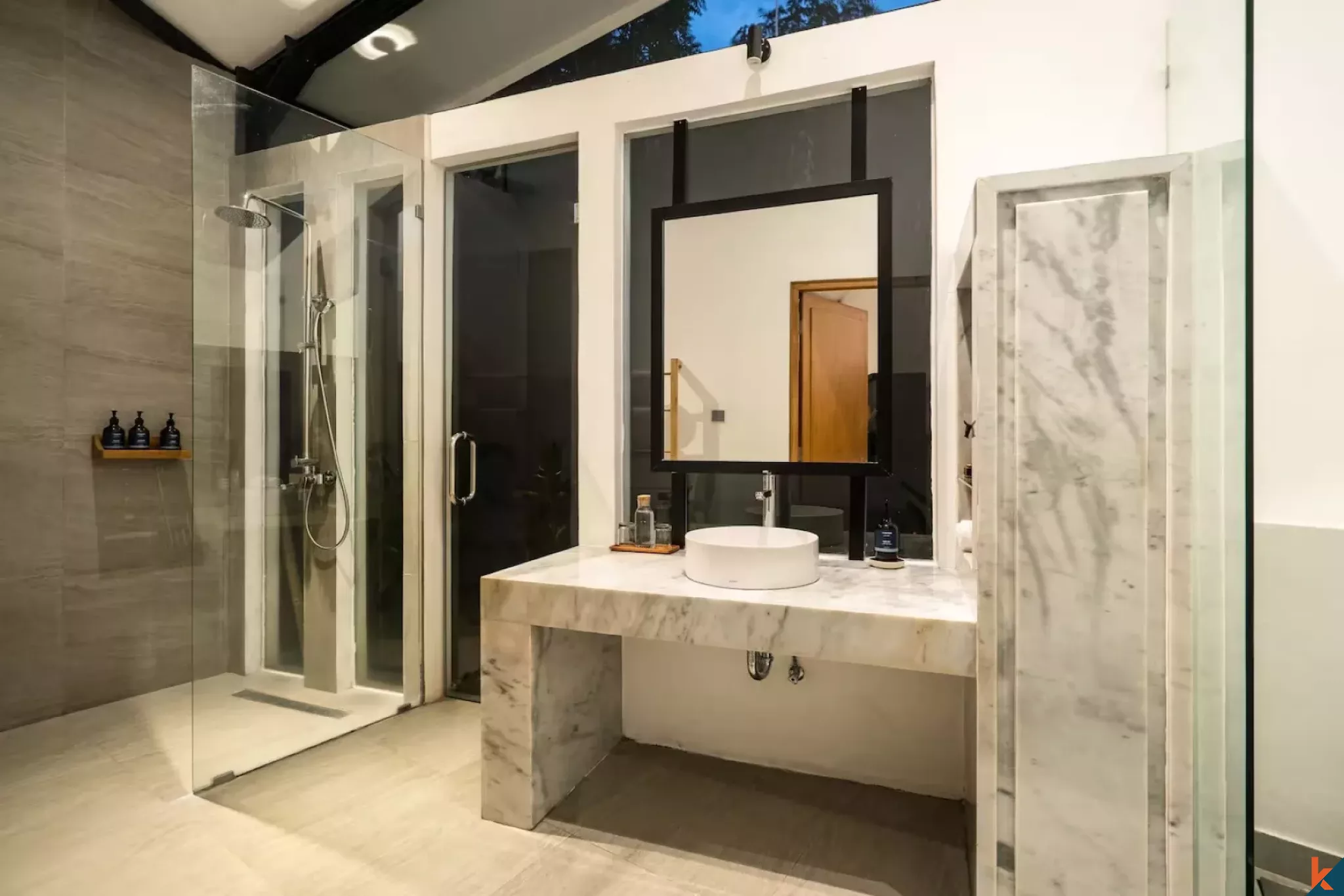 Properti Sewa Berkelas dengan 6 Kamar Tidur dan Pemandangan Hutan di Ubud - Mas