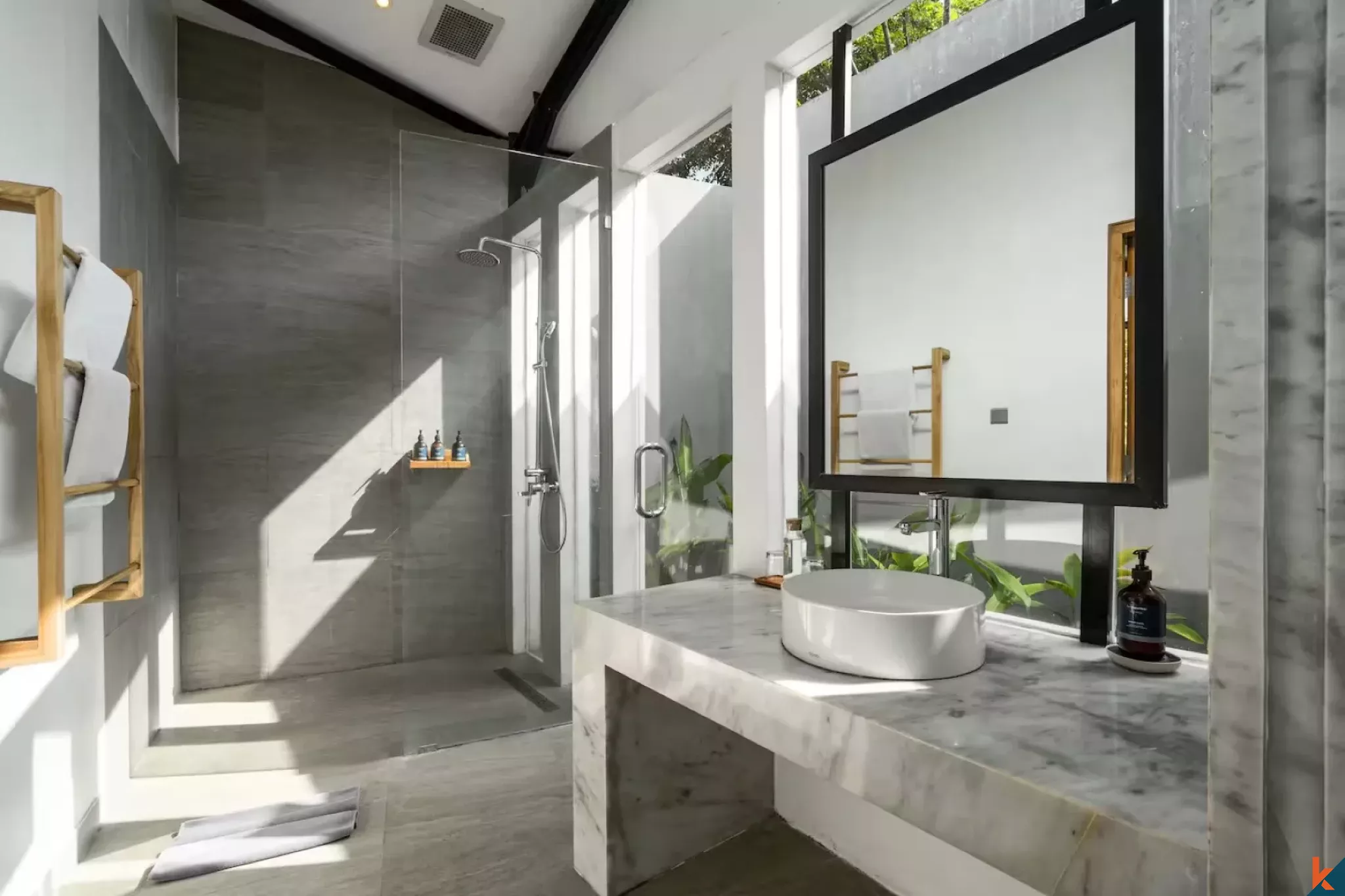 Properti Sewa Berkelas dengan 6 Kamar Tidur dan Pemandangan Hutan di Ubud - Mas