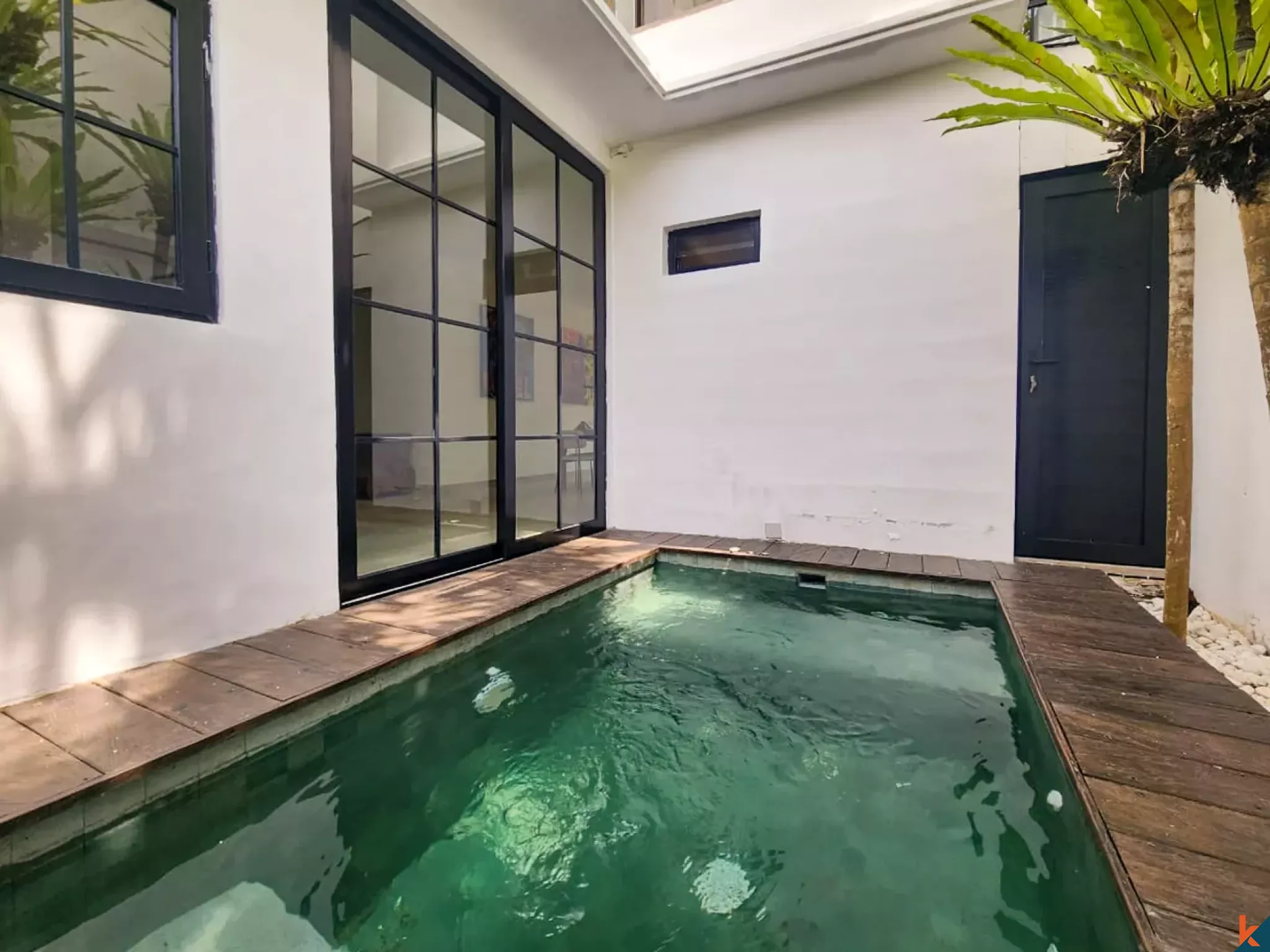 Villa Townhouse Modern Tiga Kamar Tidur Dijual di Seminyak