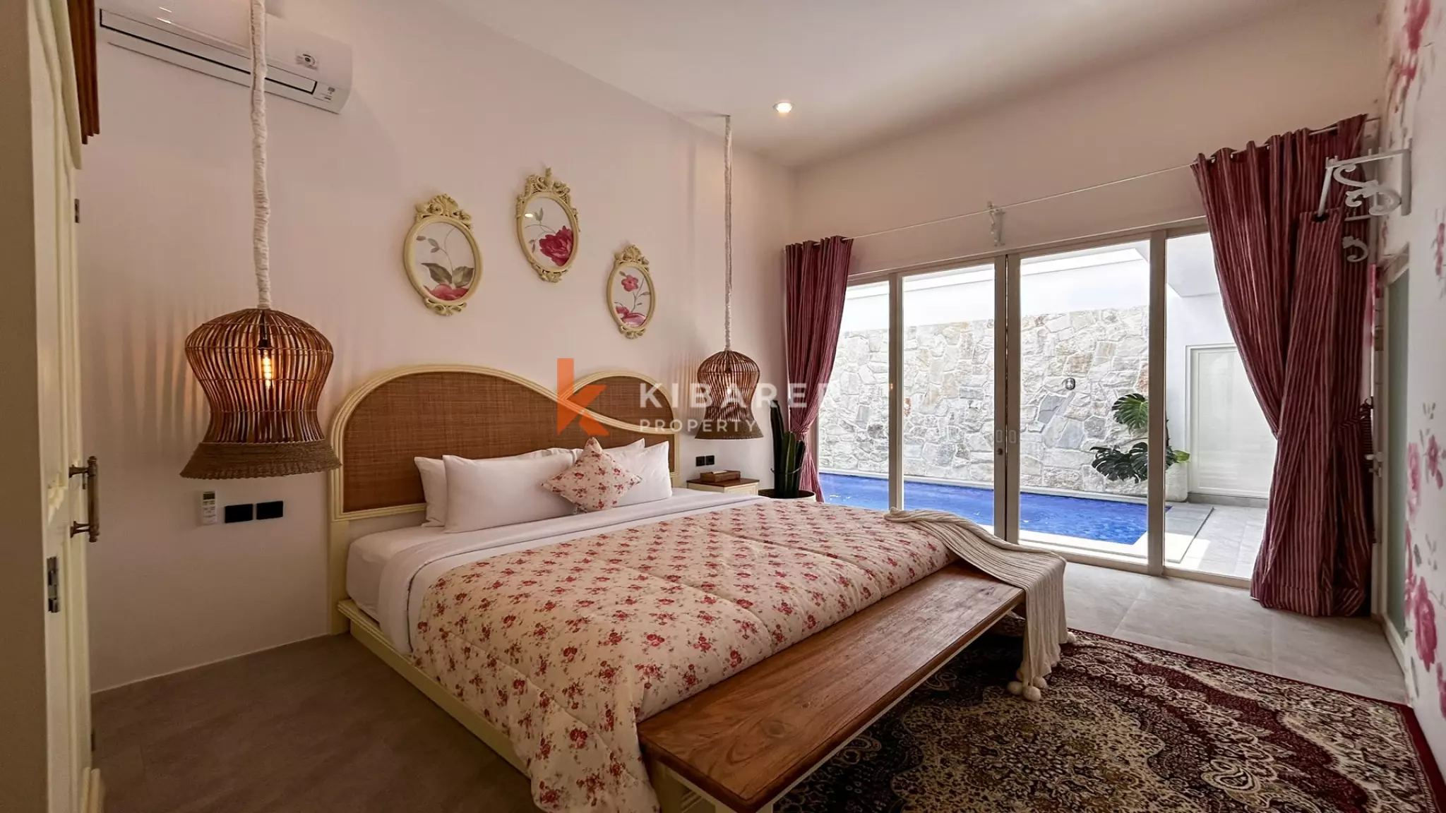 Cozy Romantic Retreat: Charming Two-Bedroom Hideaway in Prime Berawa