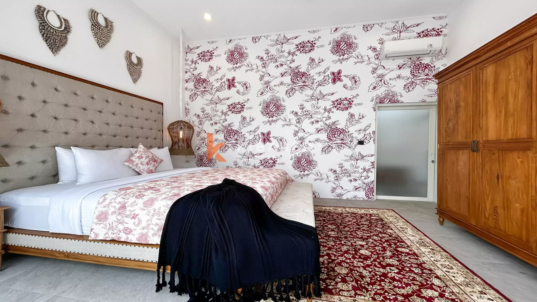 Cozy Romantic Retreat: Charming Two-Bedroom Hideaway in Prime Berawa