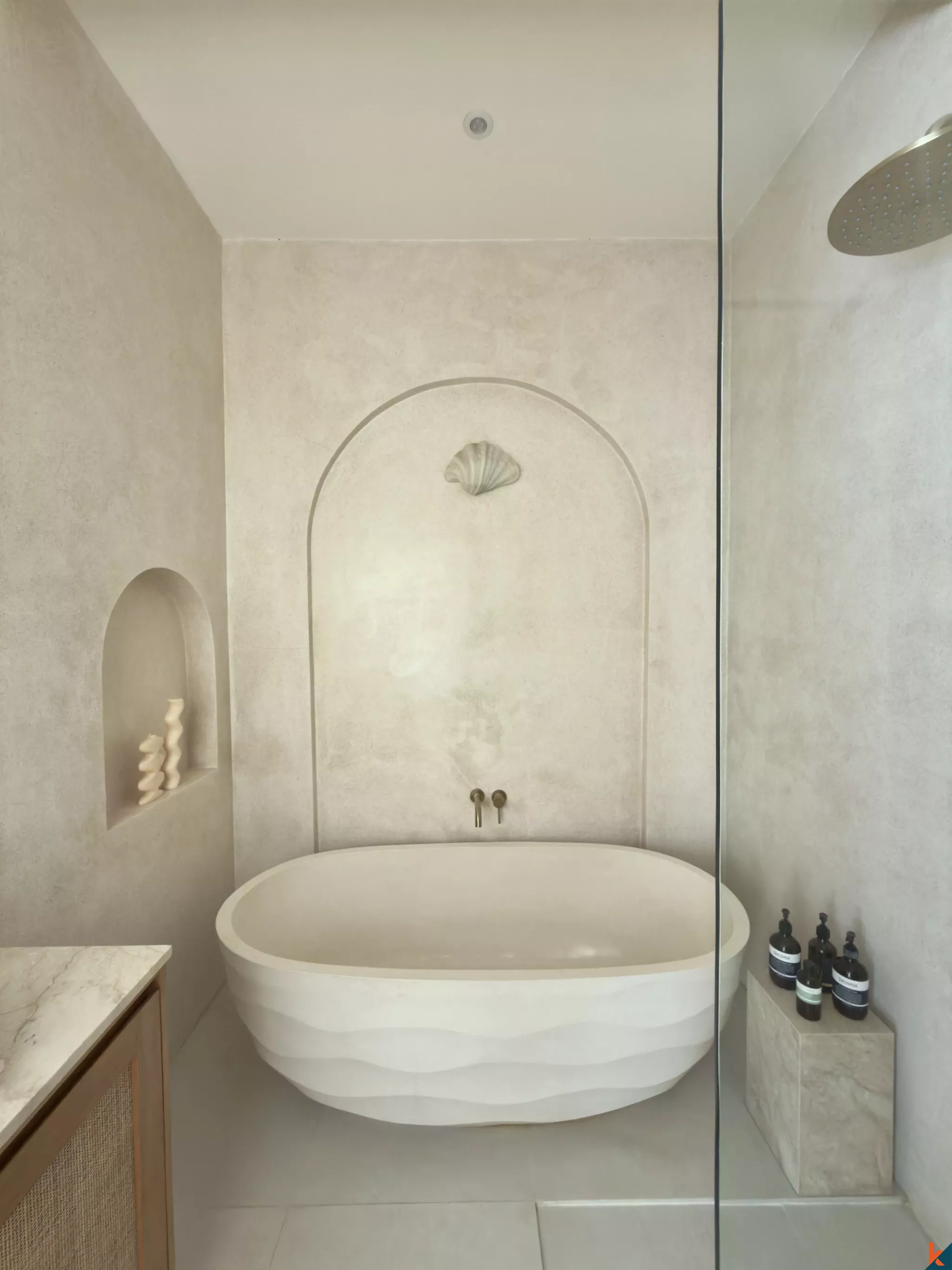 Elegant 2-Bedroom Tropical Villa with Private Pool in Tumbak Bayuh