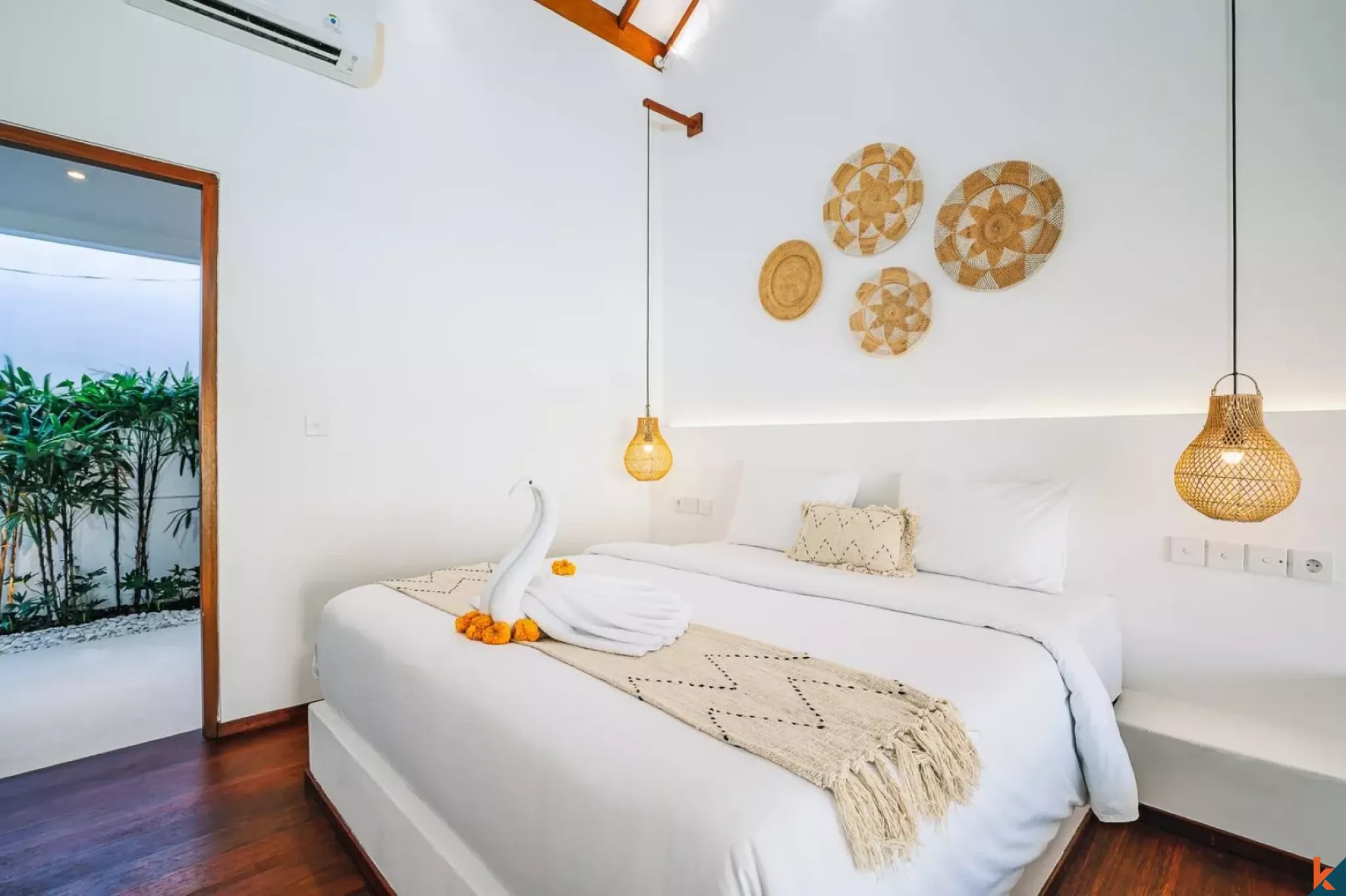 Elegant Two Bedroom Private Villa for Lease Walking Distance to Seseh Beach