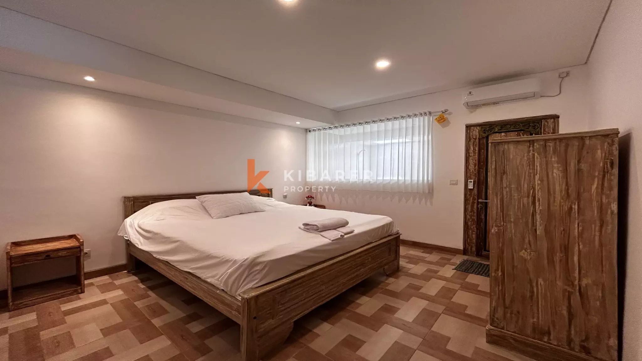 Belle villa Joglo de deux chambres avec salon ouvert située à Tumbak Bayuh