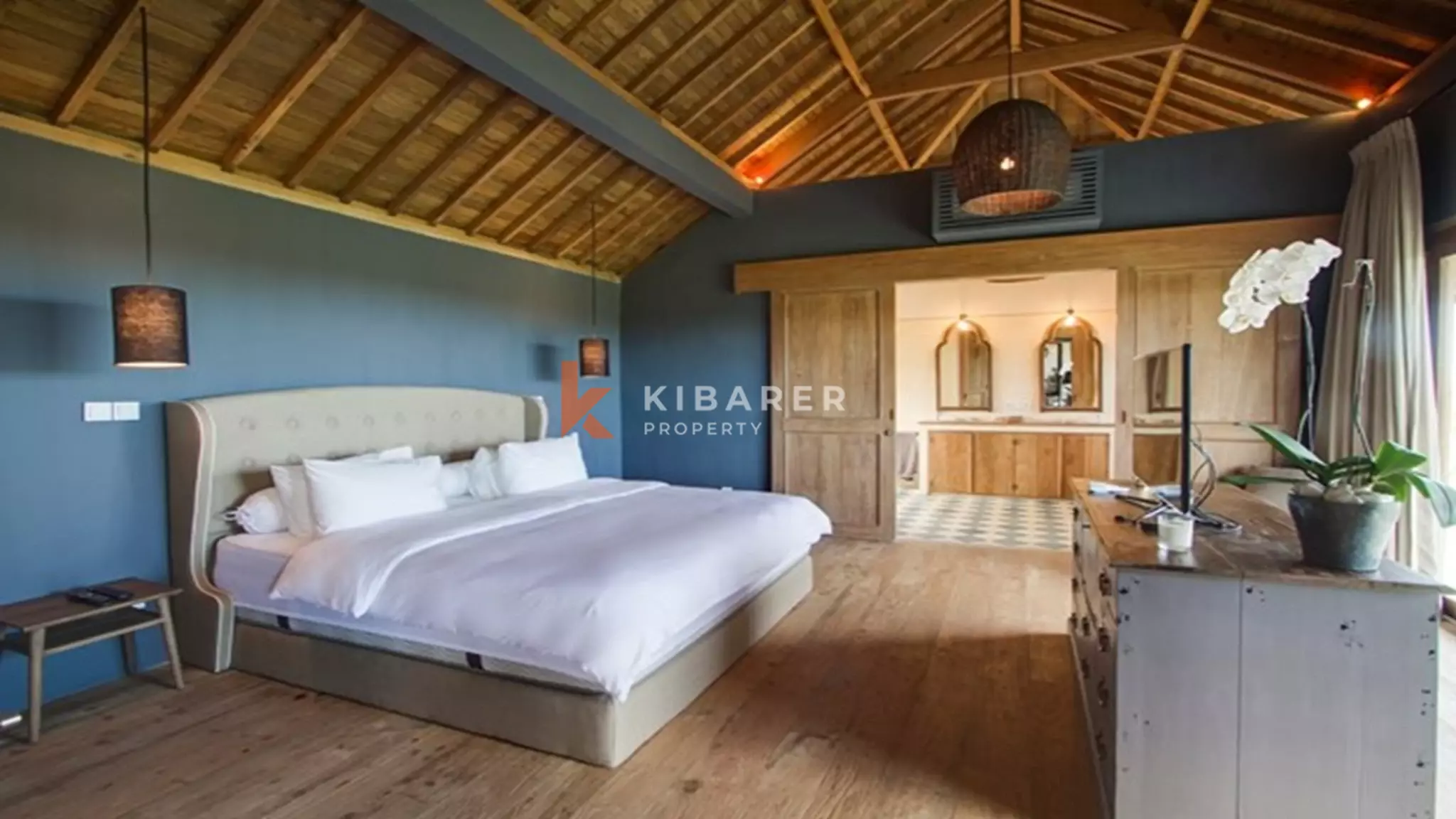 Charmante villa de cinq chambres avec jardin à louer à Canggu