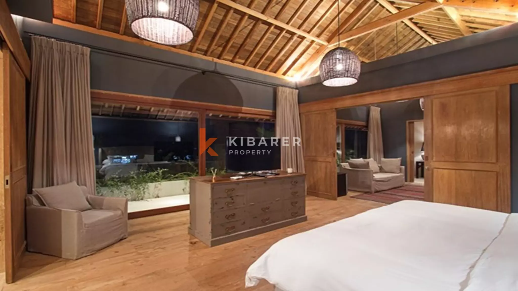 Charmante villa de cinq chambres avec jardin à louer à Canggu