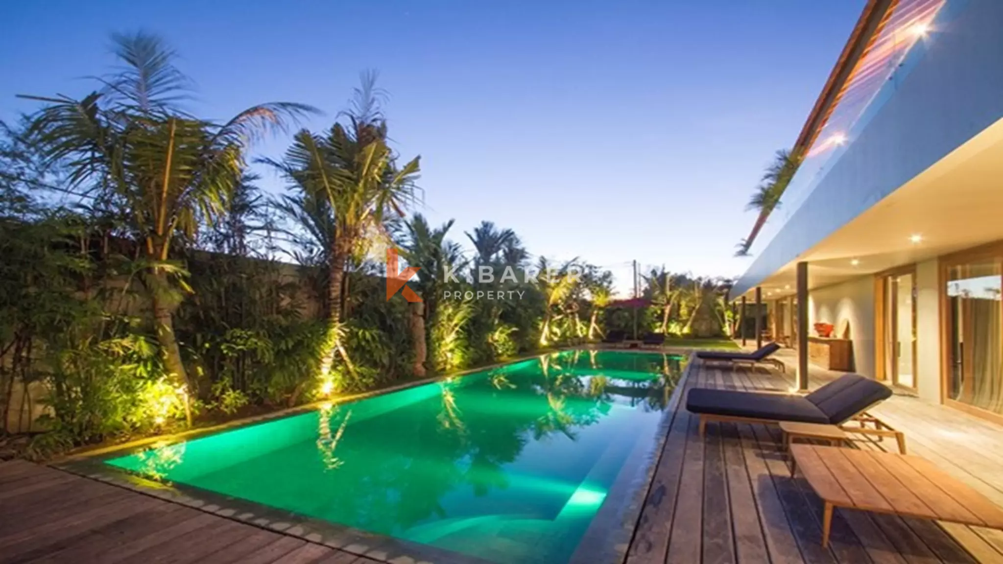 Charmante villa de cinq chambres avec jardin à louer à Canggu