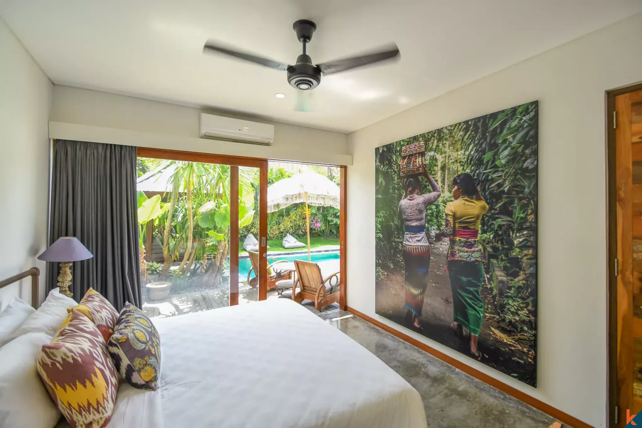 Vila Indah dengan Empat Kamar Tidur dan Hak Sewa di Echo Beach yang Modis