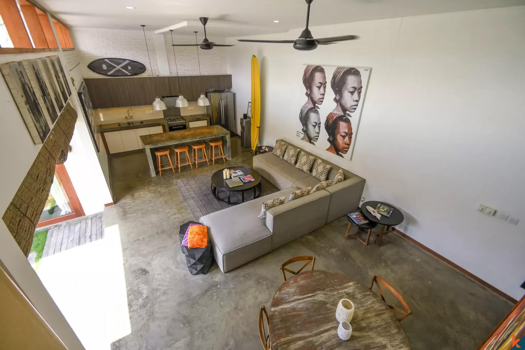 Vila Indah dengan Empat Kamar Tidur dan Hak Sewa di Echo Beach yang Modis