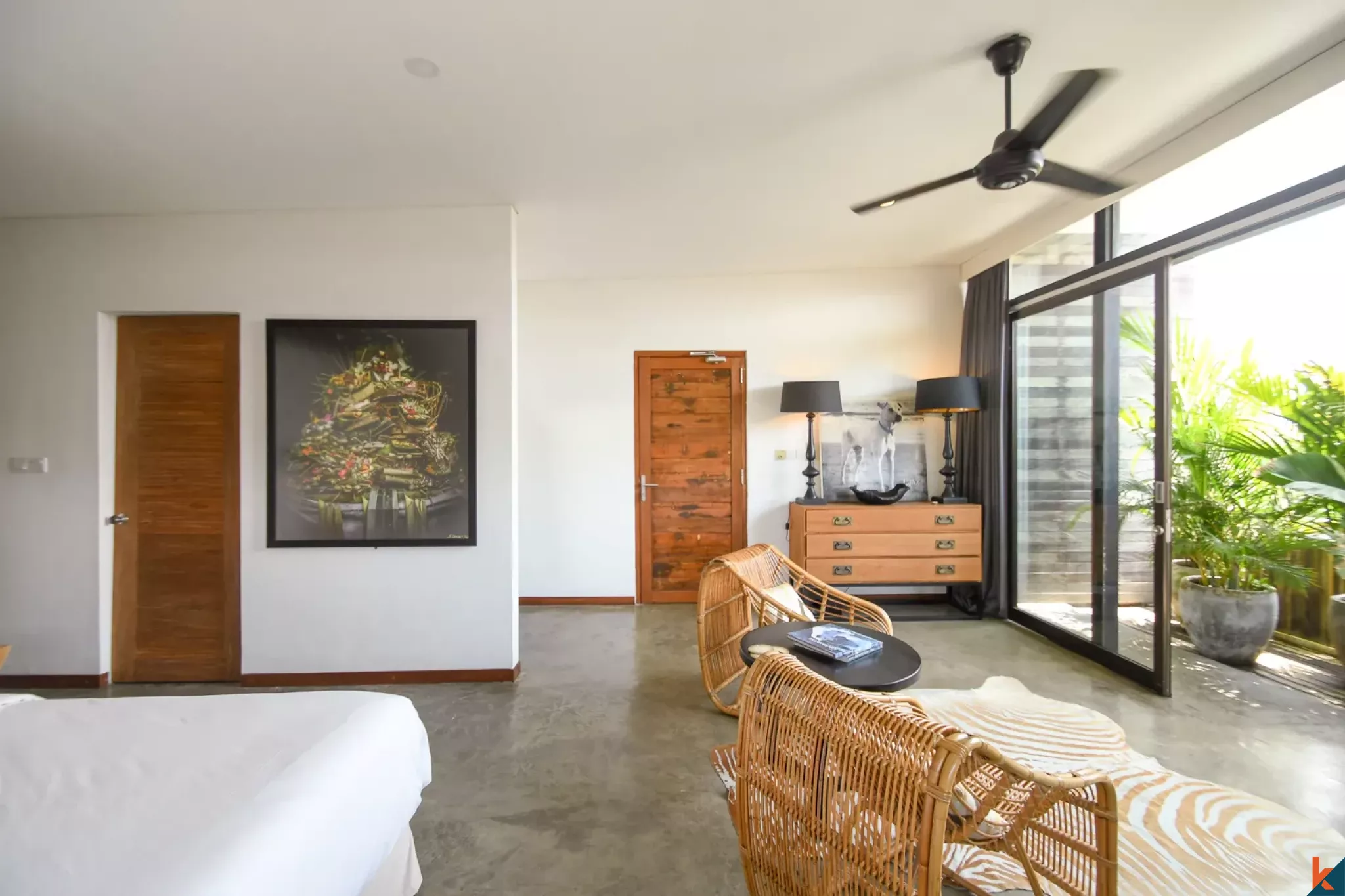 Vila Indah dengan Empat Kamar Tidur dan Hak Sewa di Echo Beach yang Modis