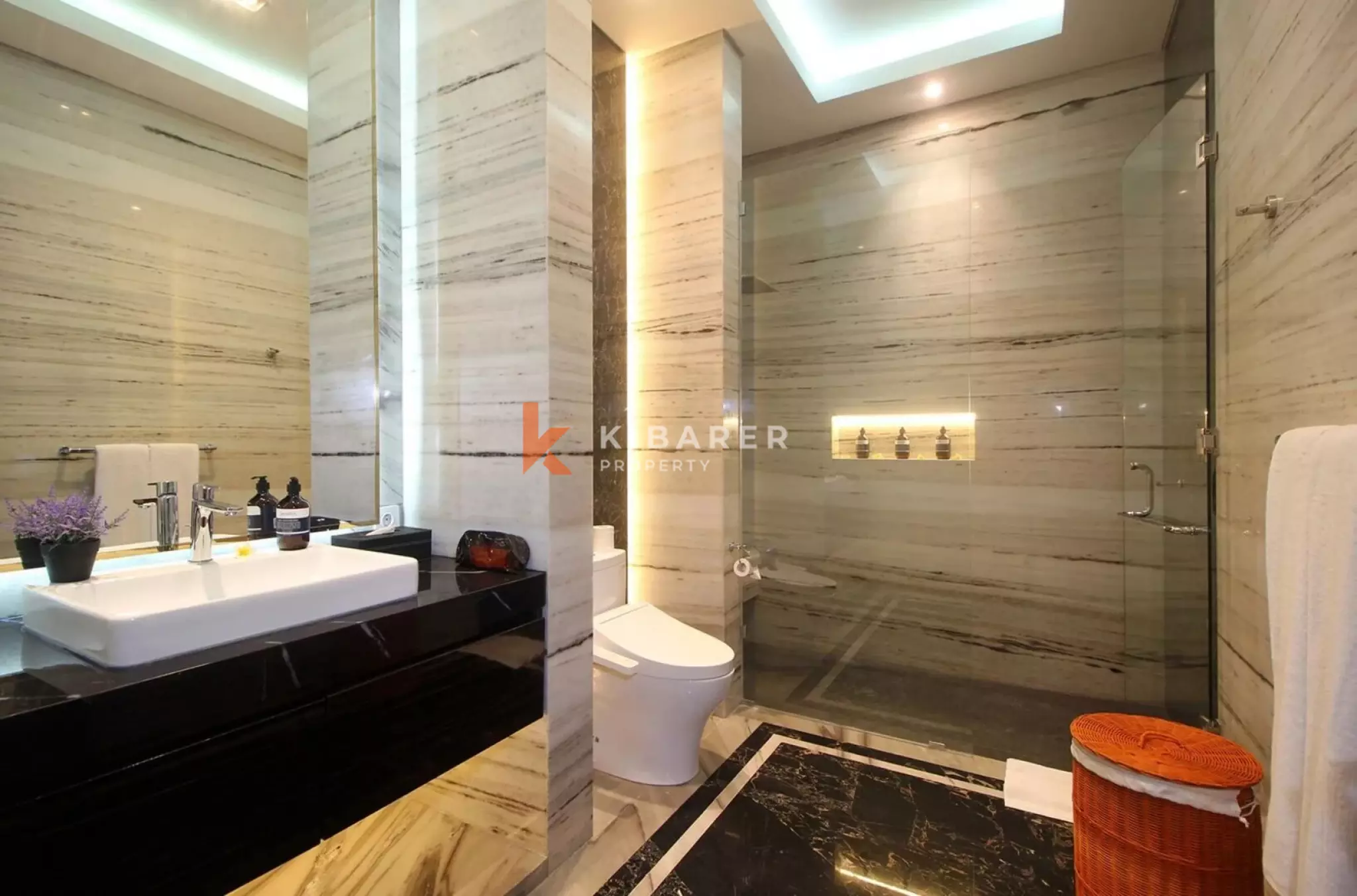 Vila Mewah Empat Kamar Tidur di Sukawati – Dekat Pusat Ubud