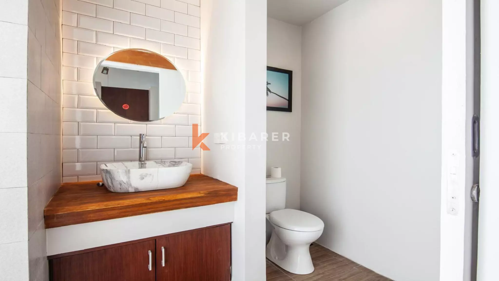 Élégante villa contemporaine de six chambres avec piscine privée à Berawa