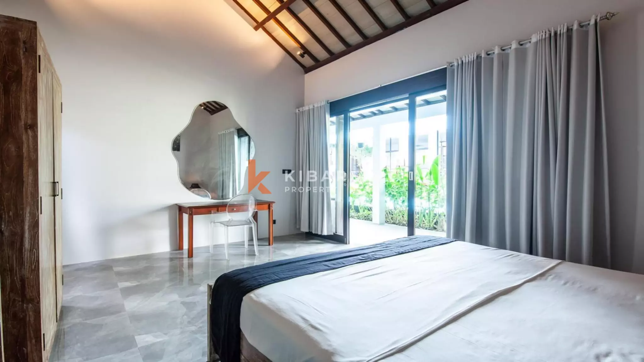 Élégante villa contemporaine de six chambres avec piscine privée à Berawa