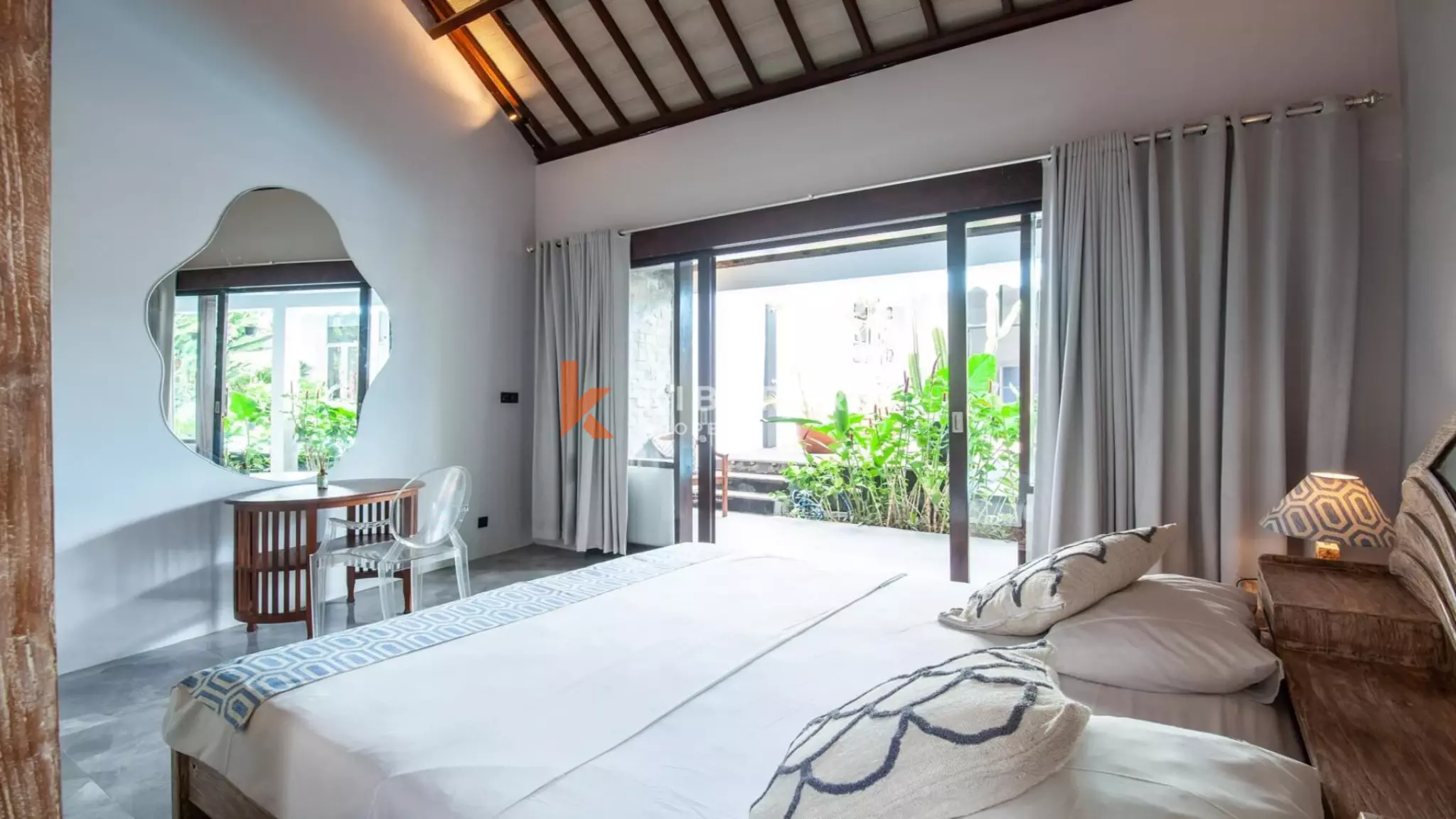 Élégante villa contemporaine de six chambres avec piscine privée à Berawa