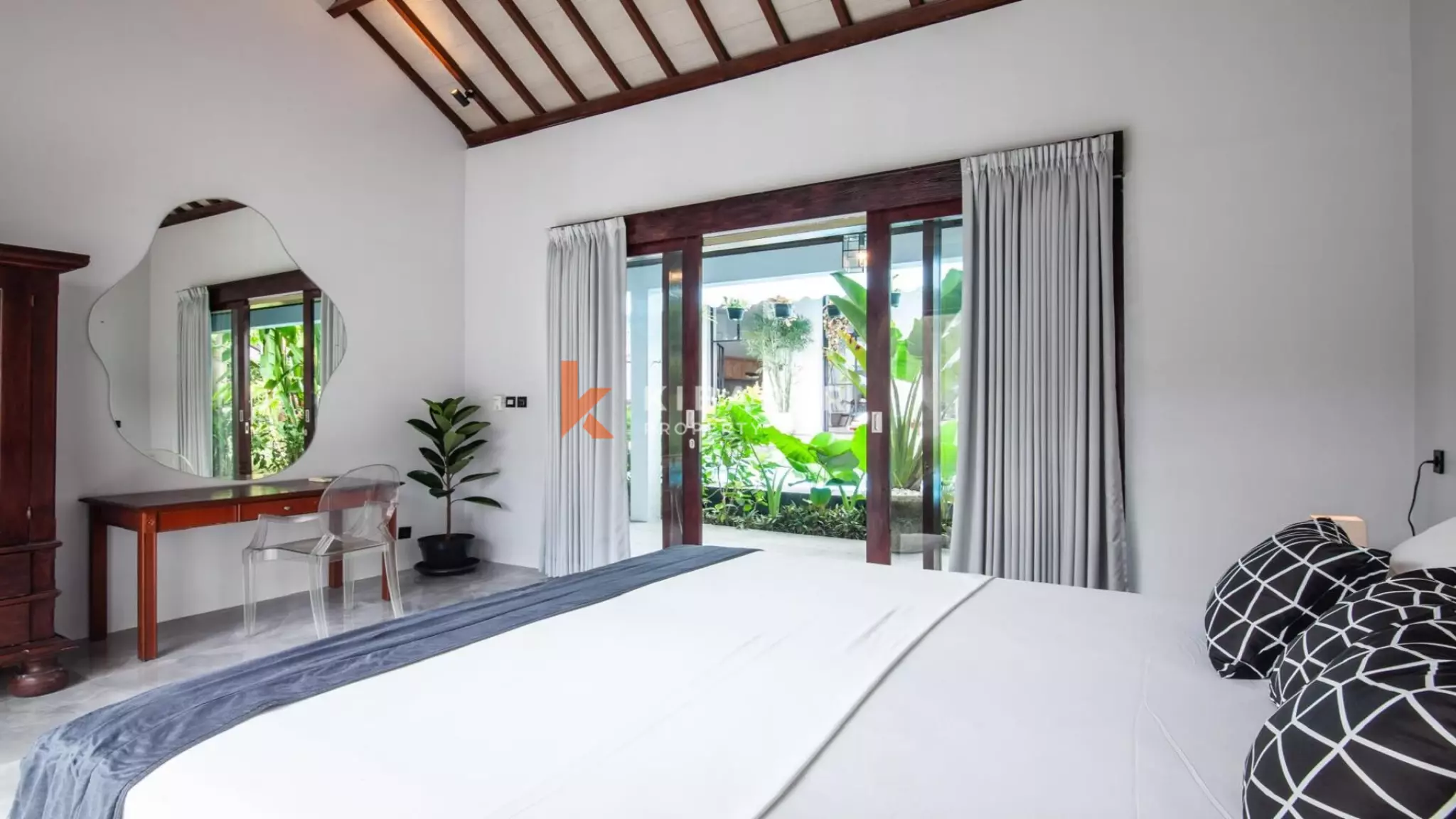 Élégante villa contemporaine de six chambres avec piscine privée à Berawa