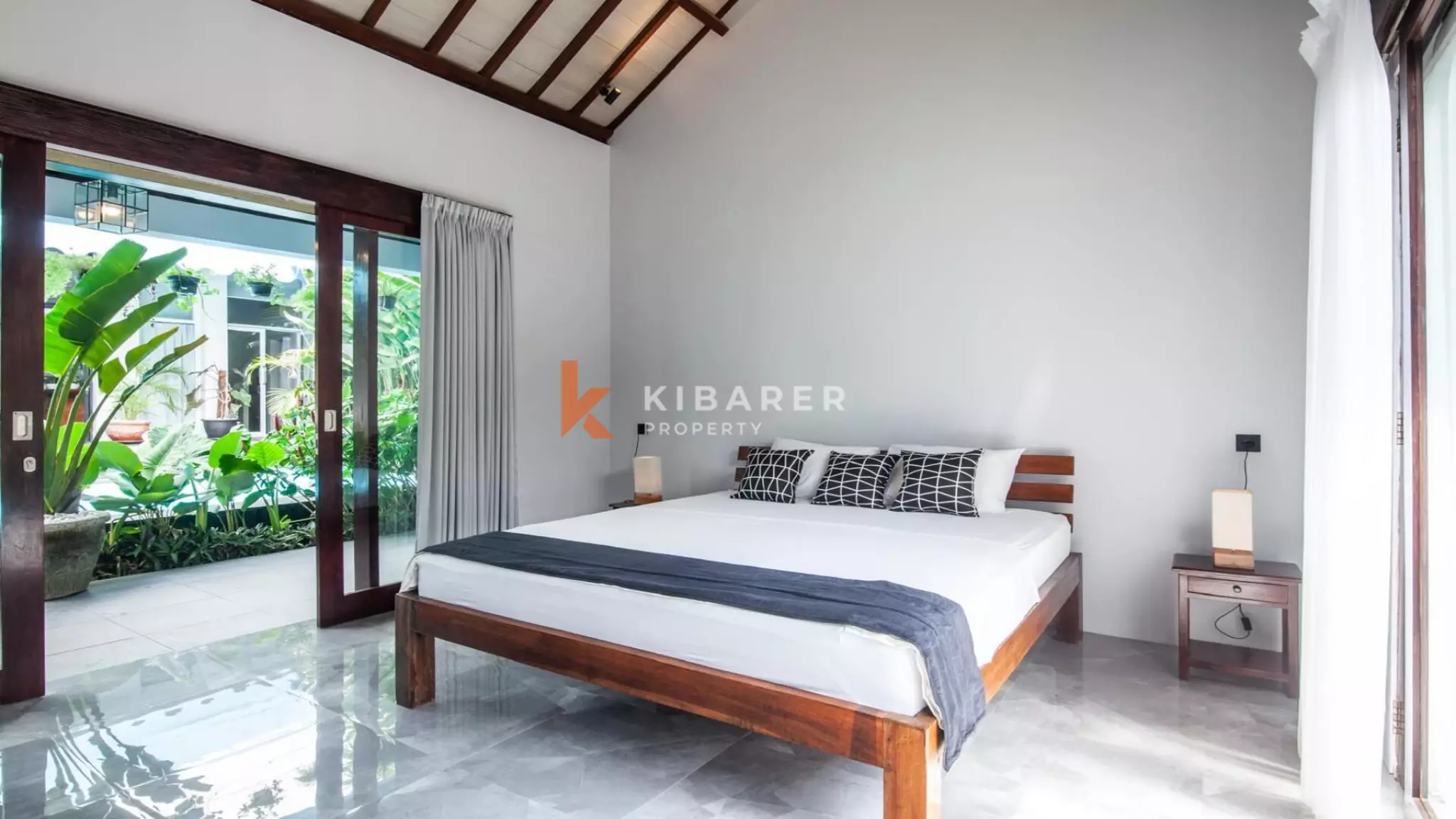 Élégante villa contemporaine de six chambres avec piscine privée à Berawa