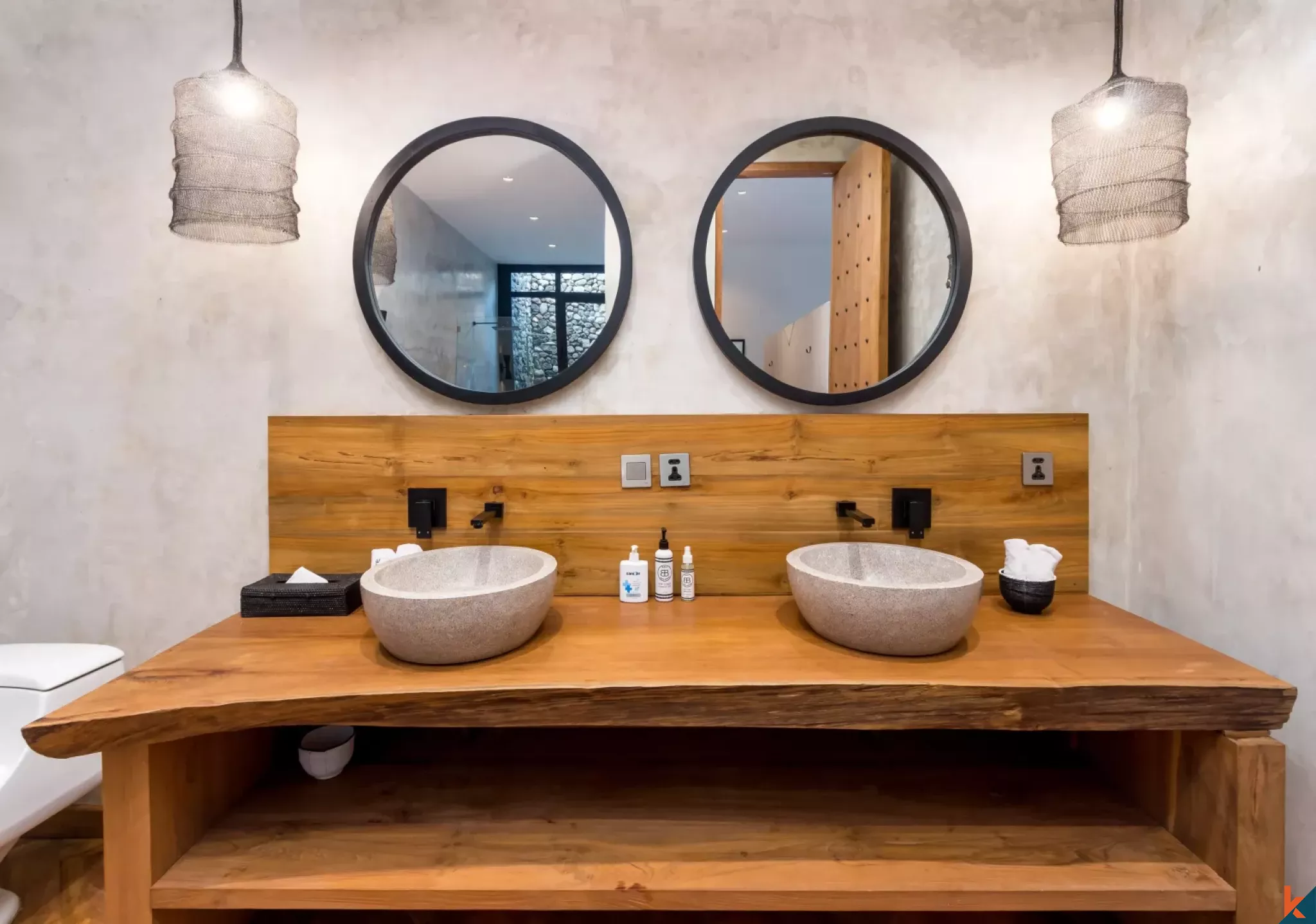 High Quality Leasehold Real Estate in the Heart of Seminyak