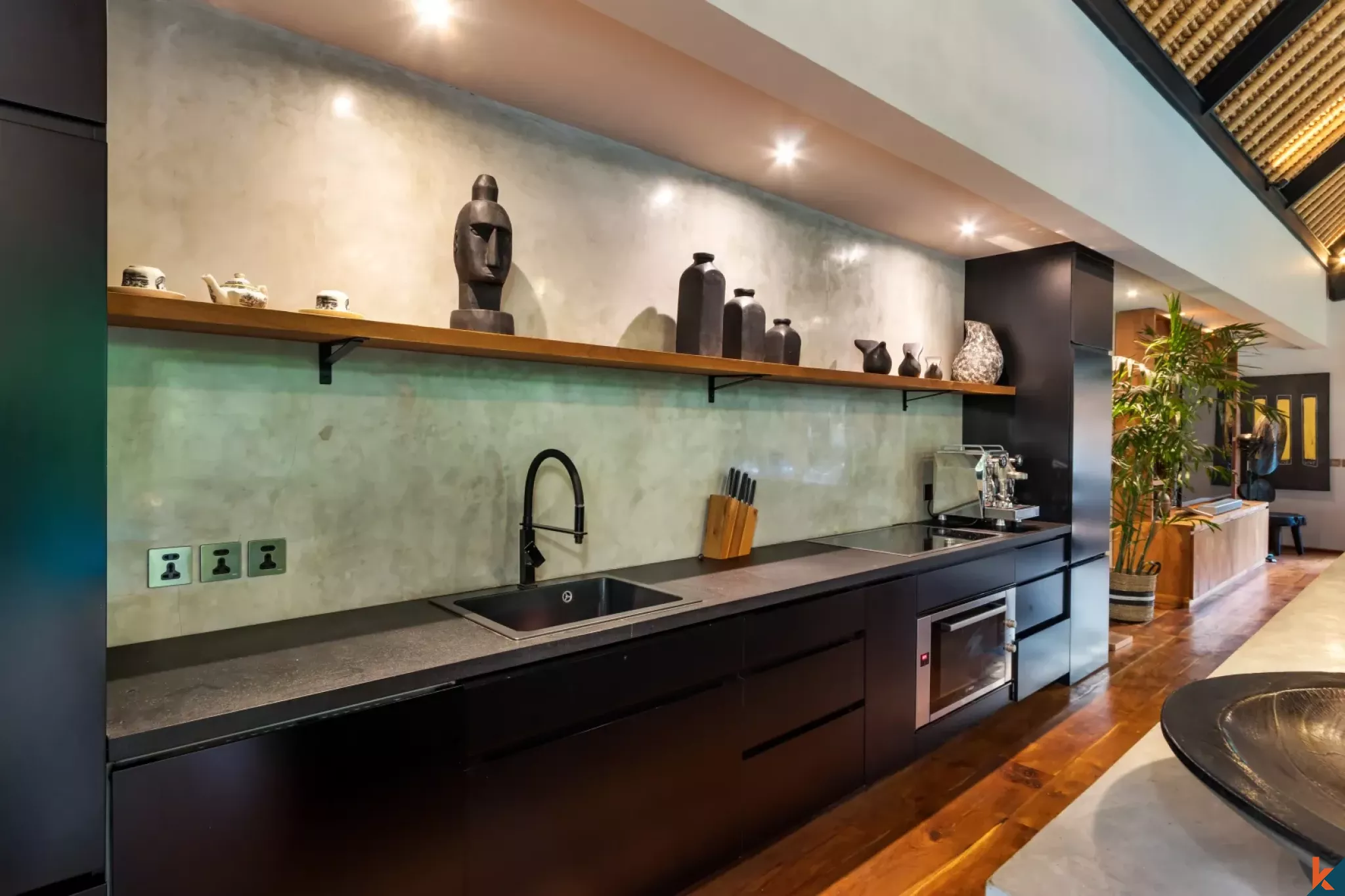 High Quality Leasehold Real Estate in the Heart of Seminyak