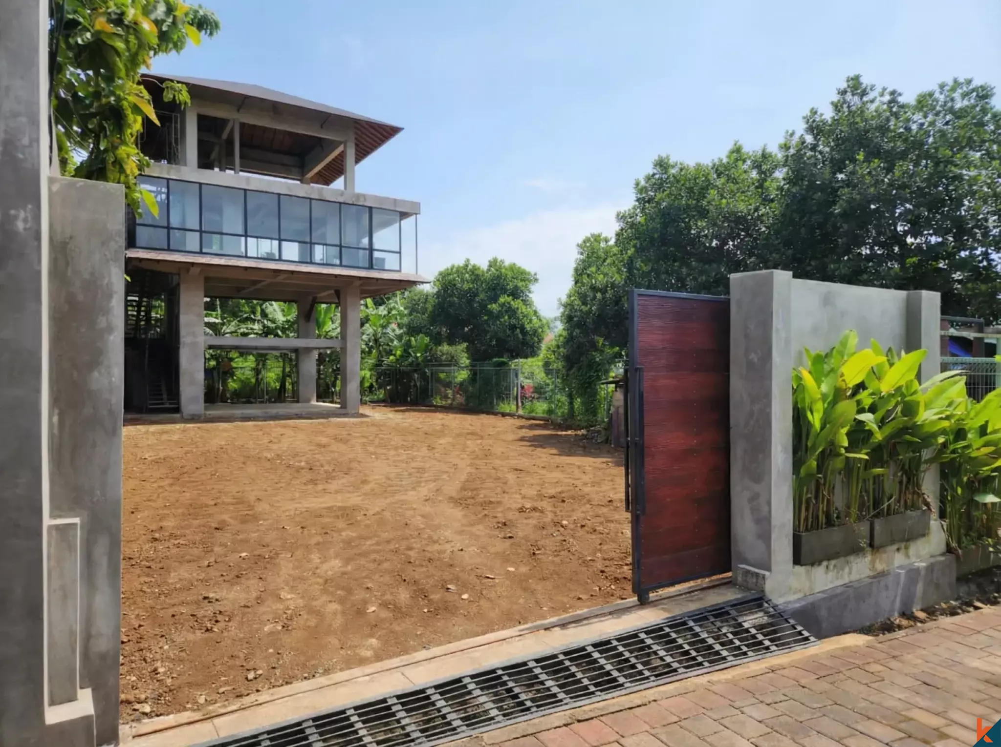 Terrain de choix avec vue sur l'océan, projet réalisé à 70% à Uluwatu