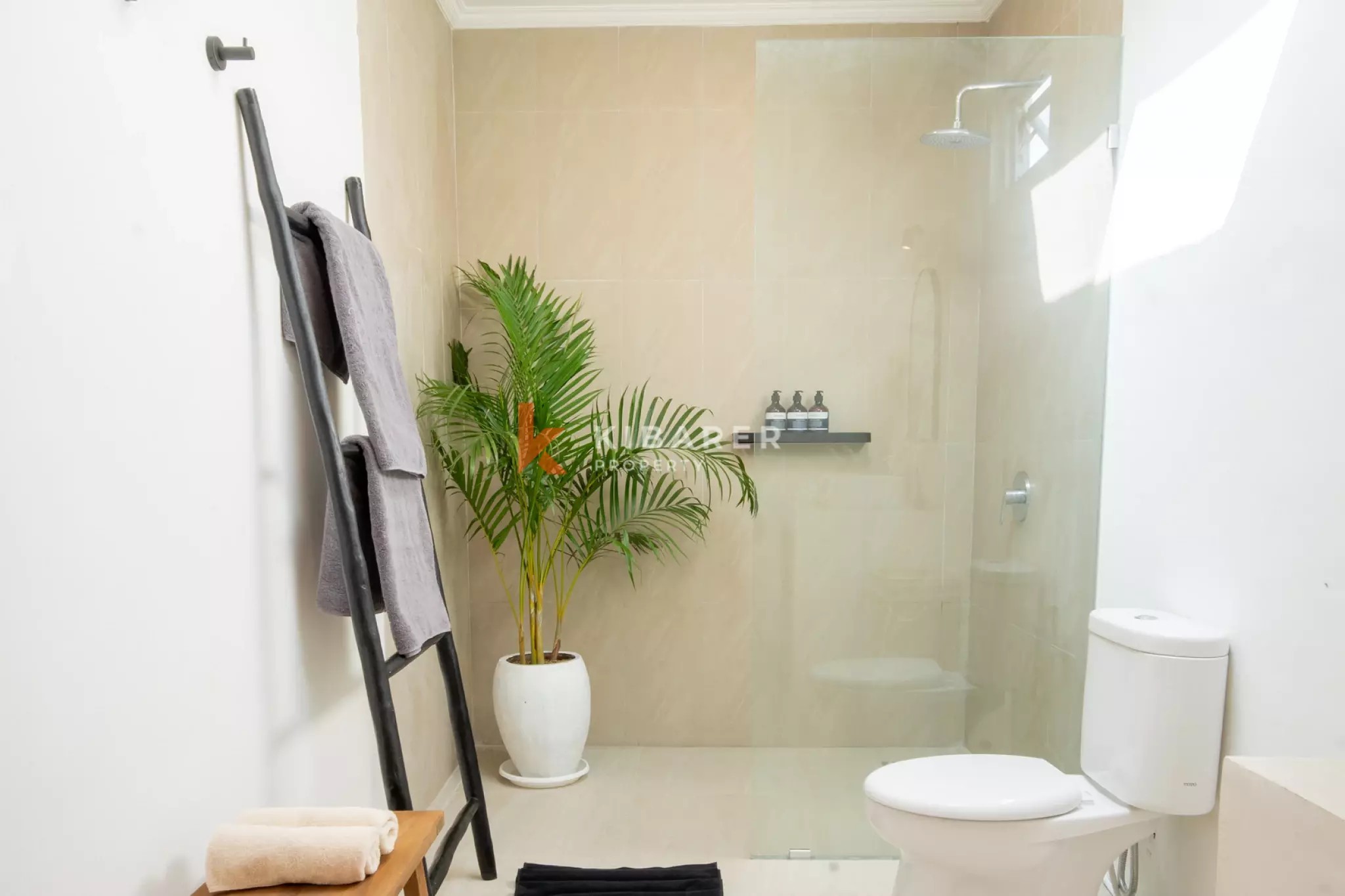 Villa moderne tropicale de 3 chambres avec jardin - Oasis privée à Canggu