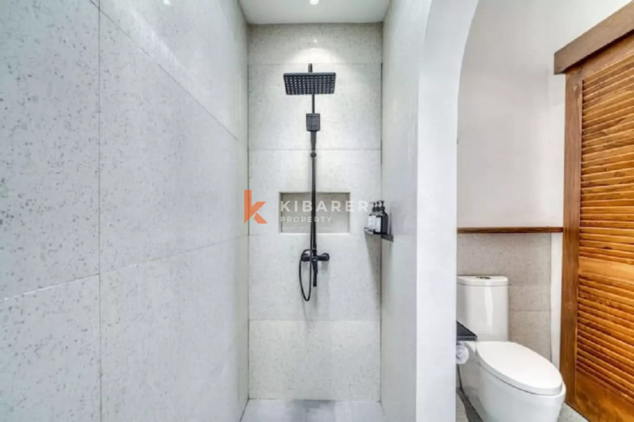 Vila Minimalis Modern Satu Kamar Tidur di Berawa yang Dinamis