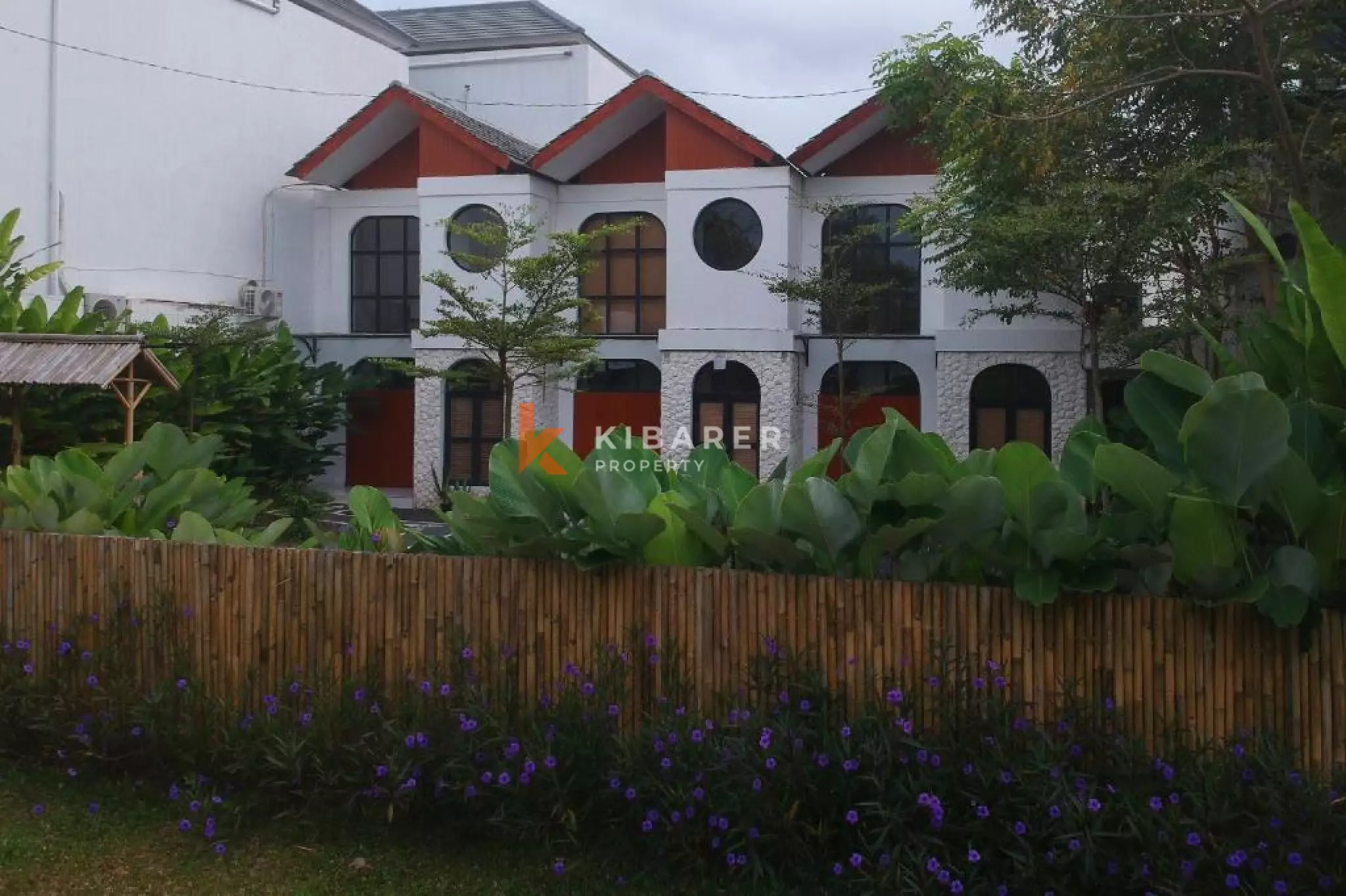 Beachside Living One -Bedroom Studio Villa in Nyanyi