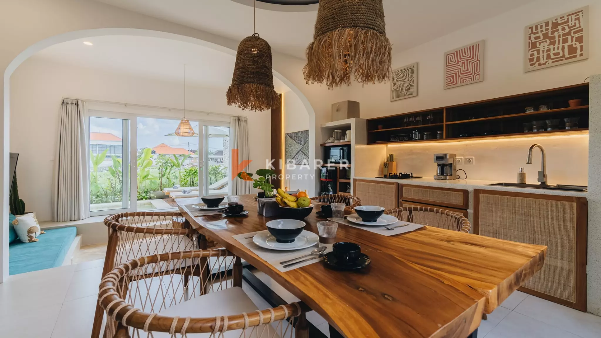 Villa Kolam Renang Dua Kamar Tidur yang Menawan dengan Pemandangan Indah di Atap Cemagi