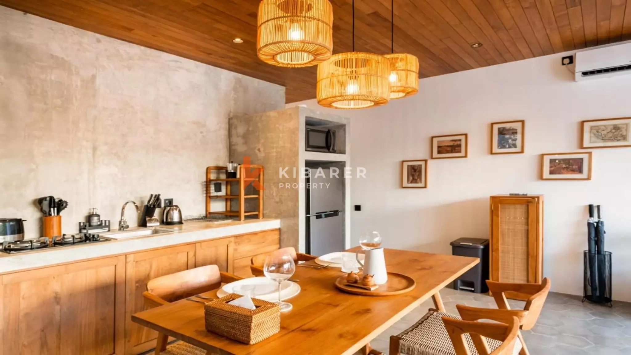 Villa contemporaine élégante avec piscine privée et une chambre à Canggu