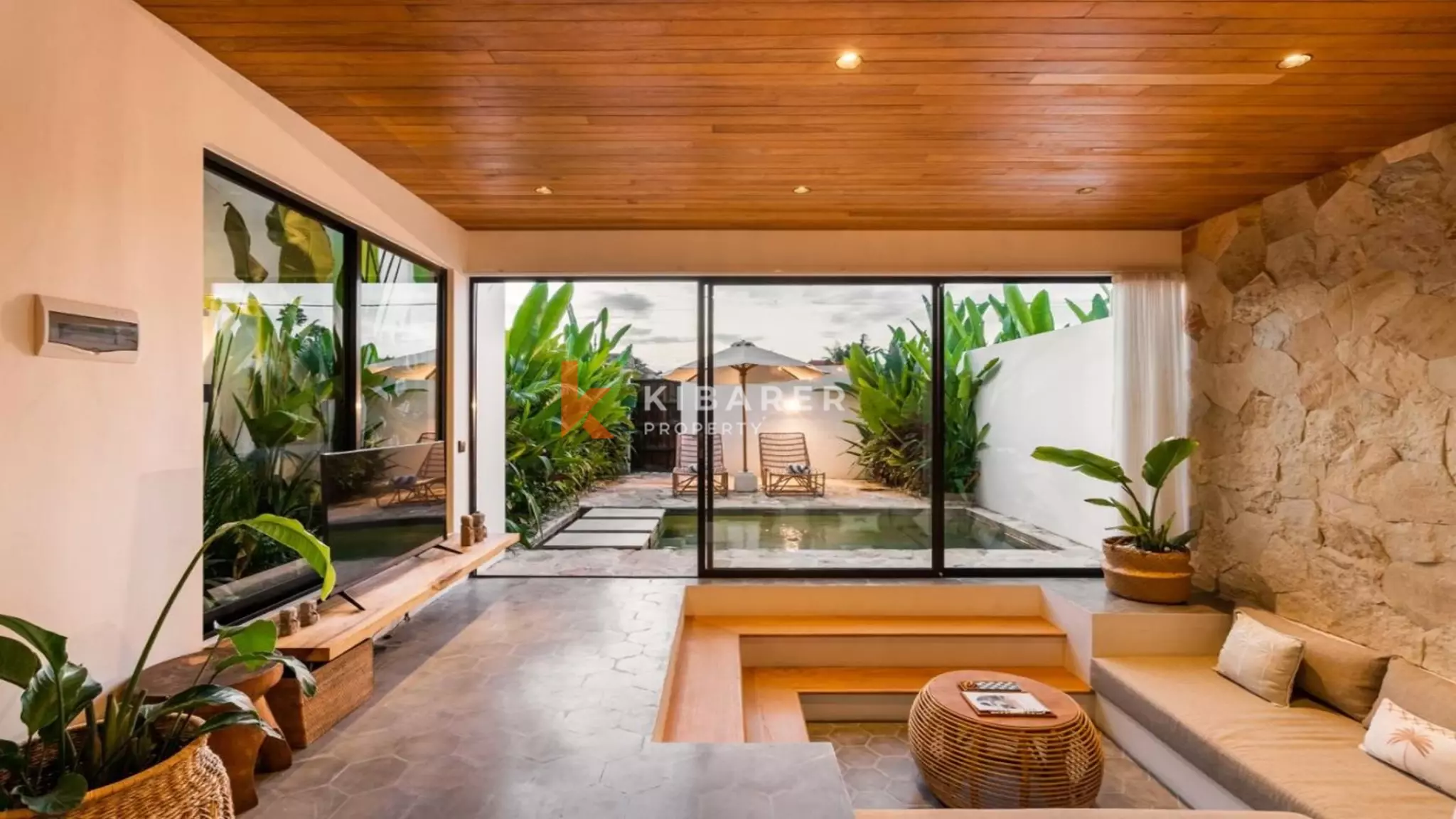 Villa contemporaine élégante avec piscine privée et une chambre à Canggu