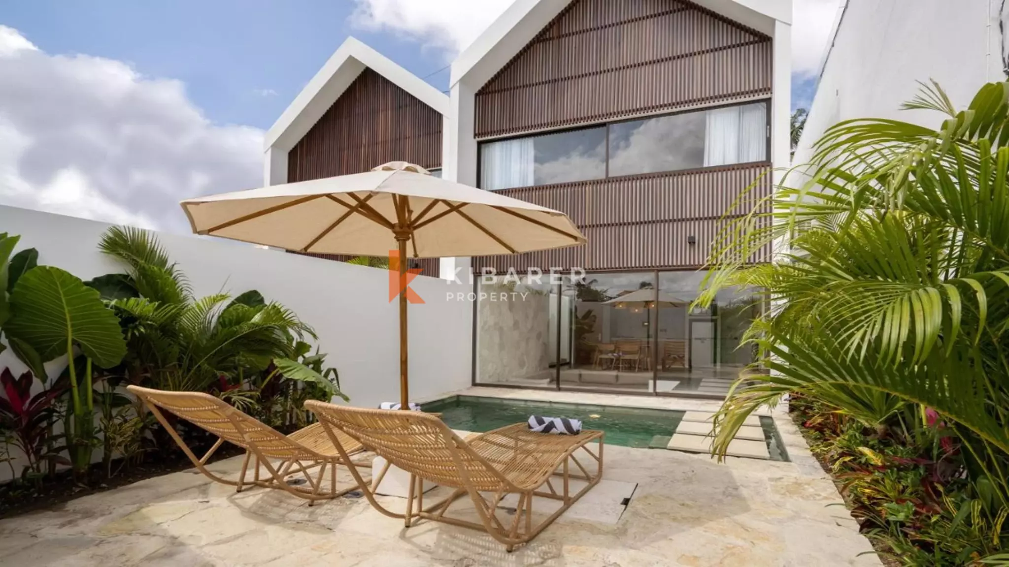 Villa contemporaine élégante avec piscine privée et une chambre à Canggu