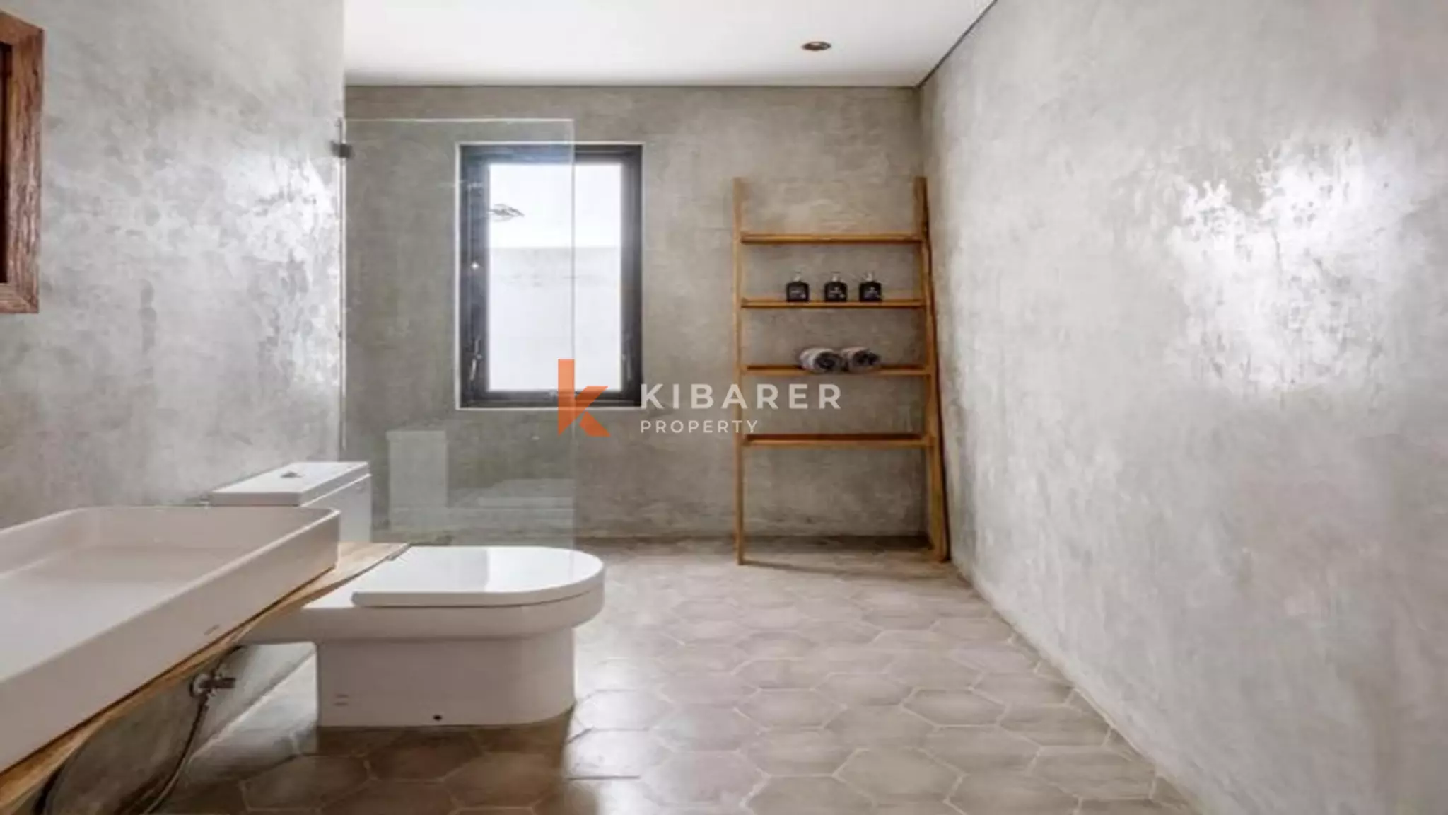 Villa contemporaine élégante avec piscine privée et une chambre à Canggu