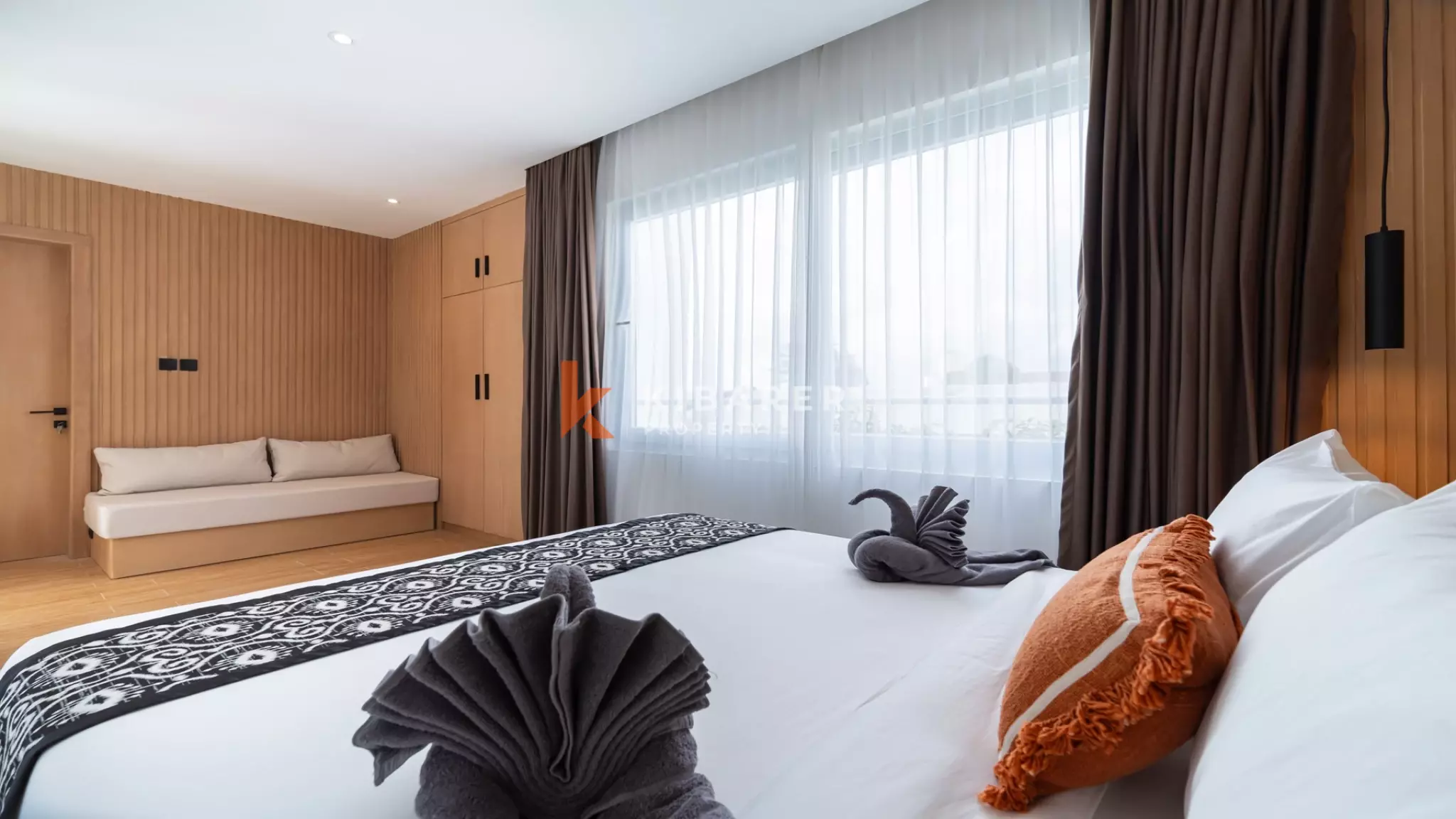 Contemporary Three-Bedroom Tropical Residence with Private Pool in Prime Jimbaran