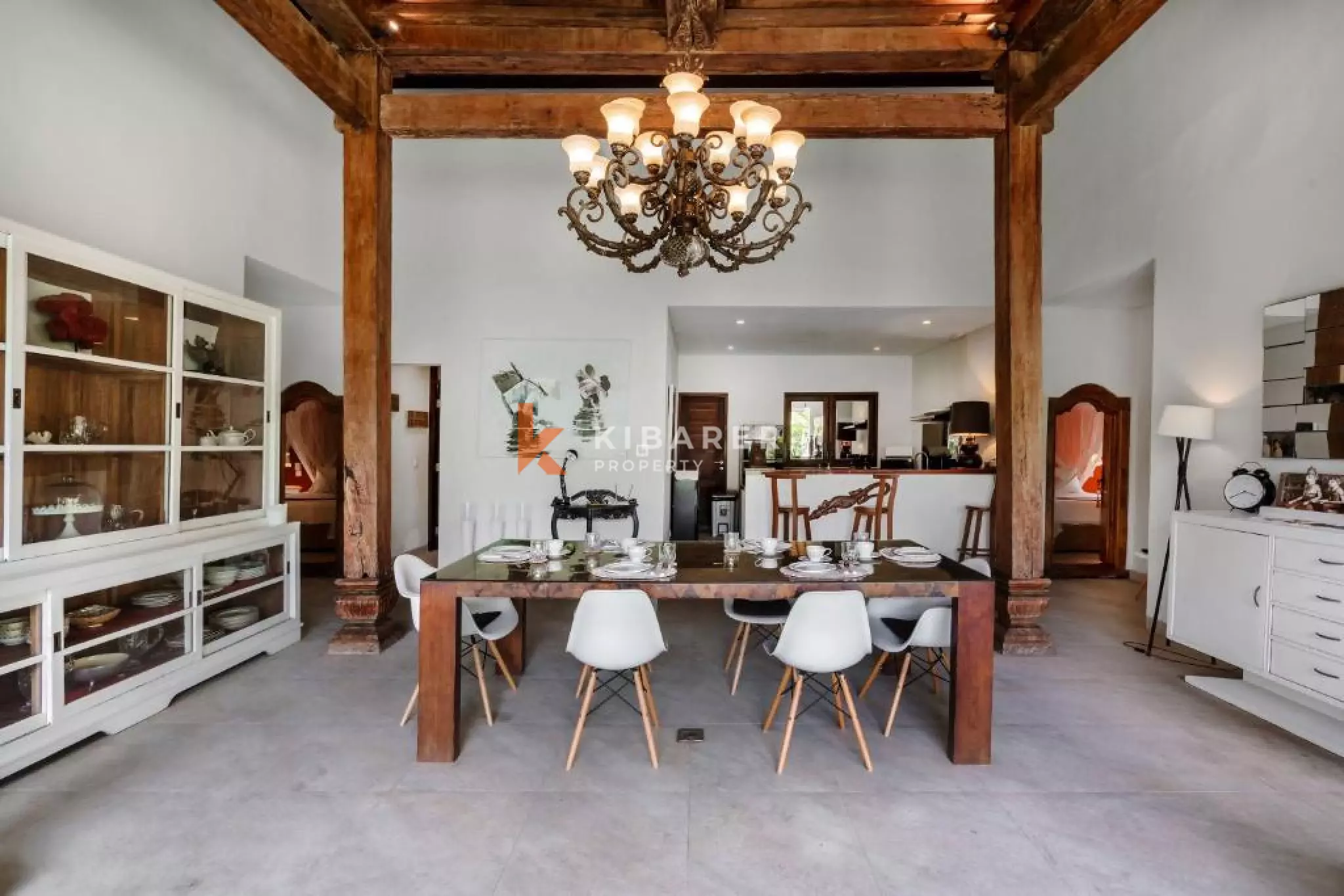 Exclusive Four-Bedroom Wooden Retreat Villa in Prime Umalas