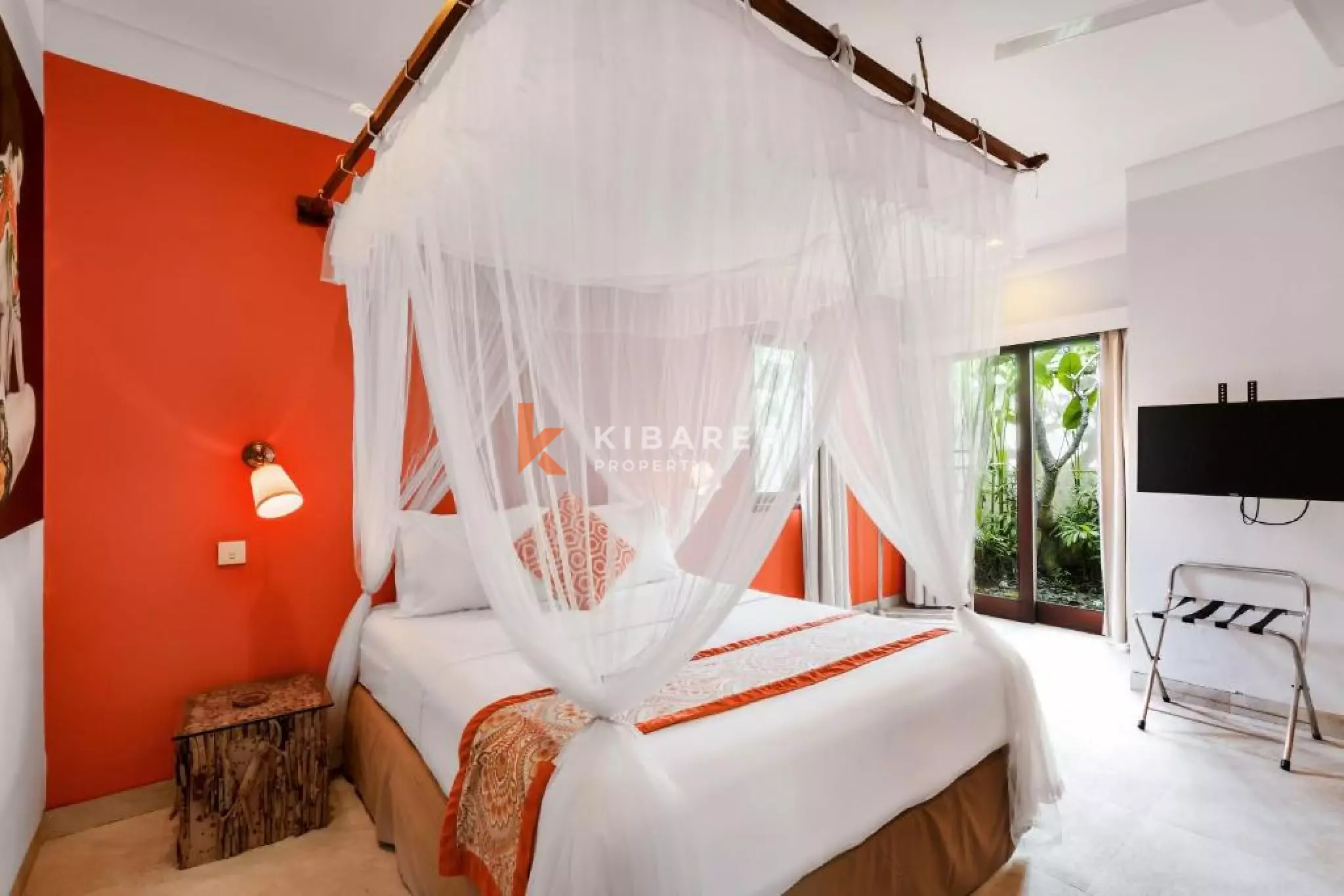 Exclusive Four-Bedroom Wooden Retreat Villa in Prime Umalas