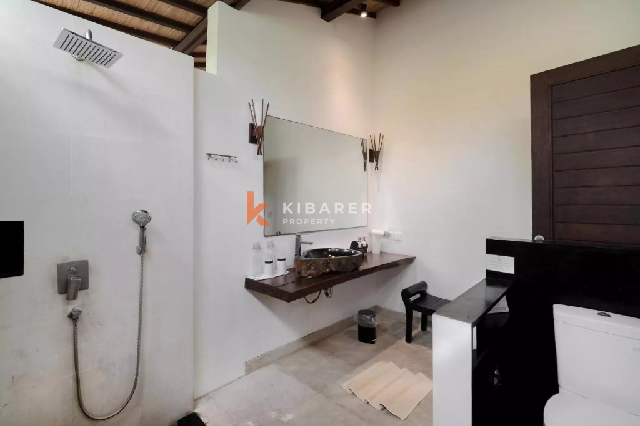 Exclusive Four-Bedroom Wooden Retreat Villa in Prime Umalas