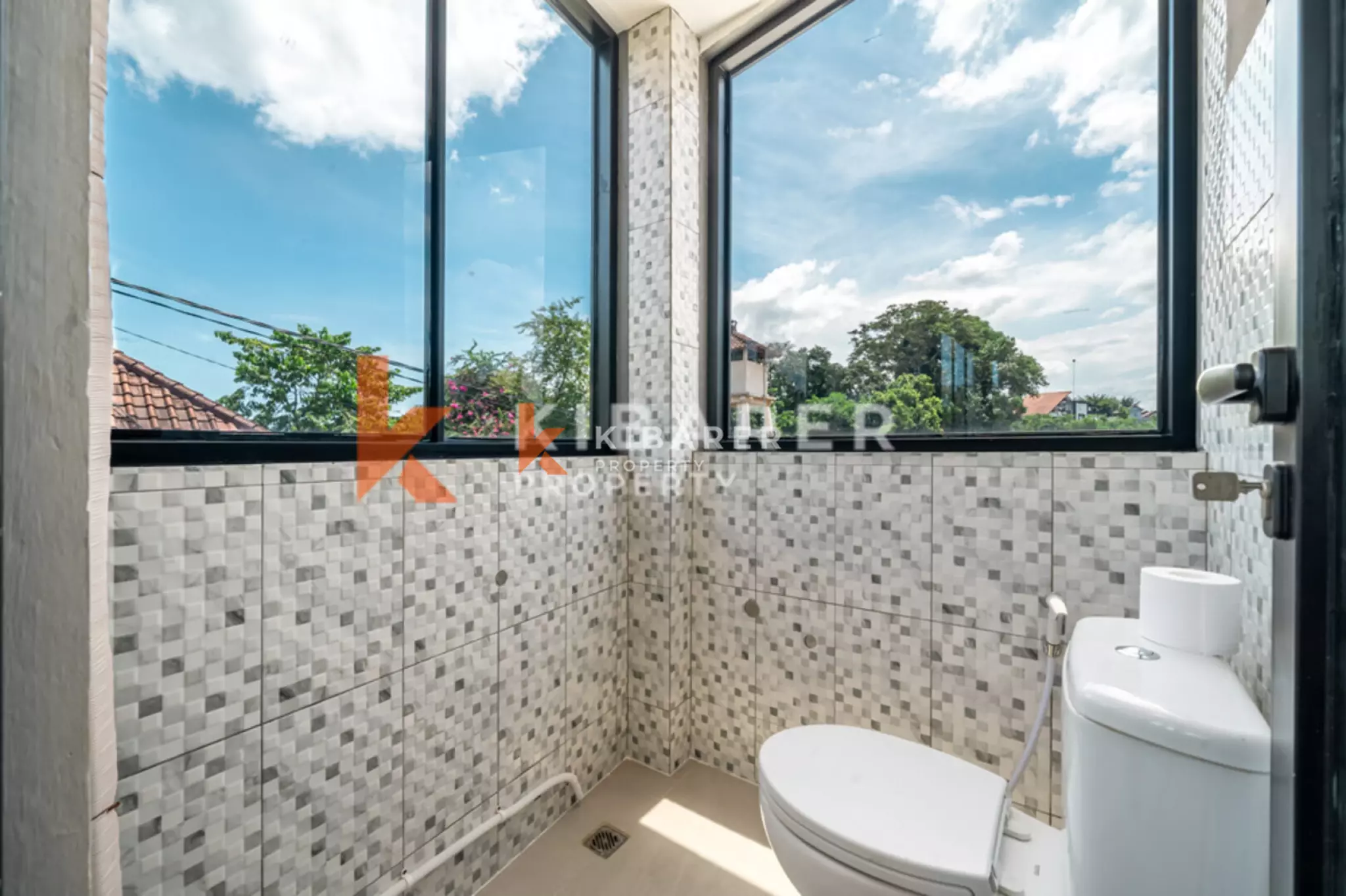 Koleksi Umalas - Vila Modern Lima Kamar Tidur dengan Ruang Kantor Pribadi