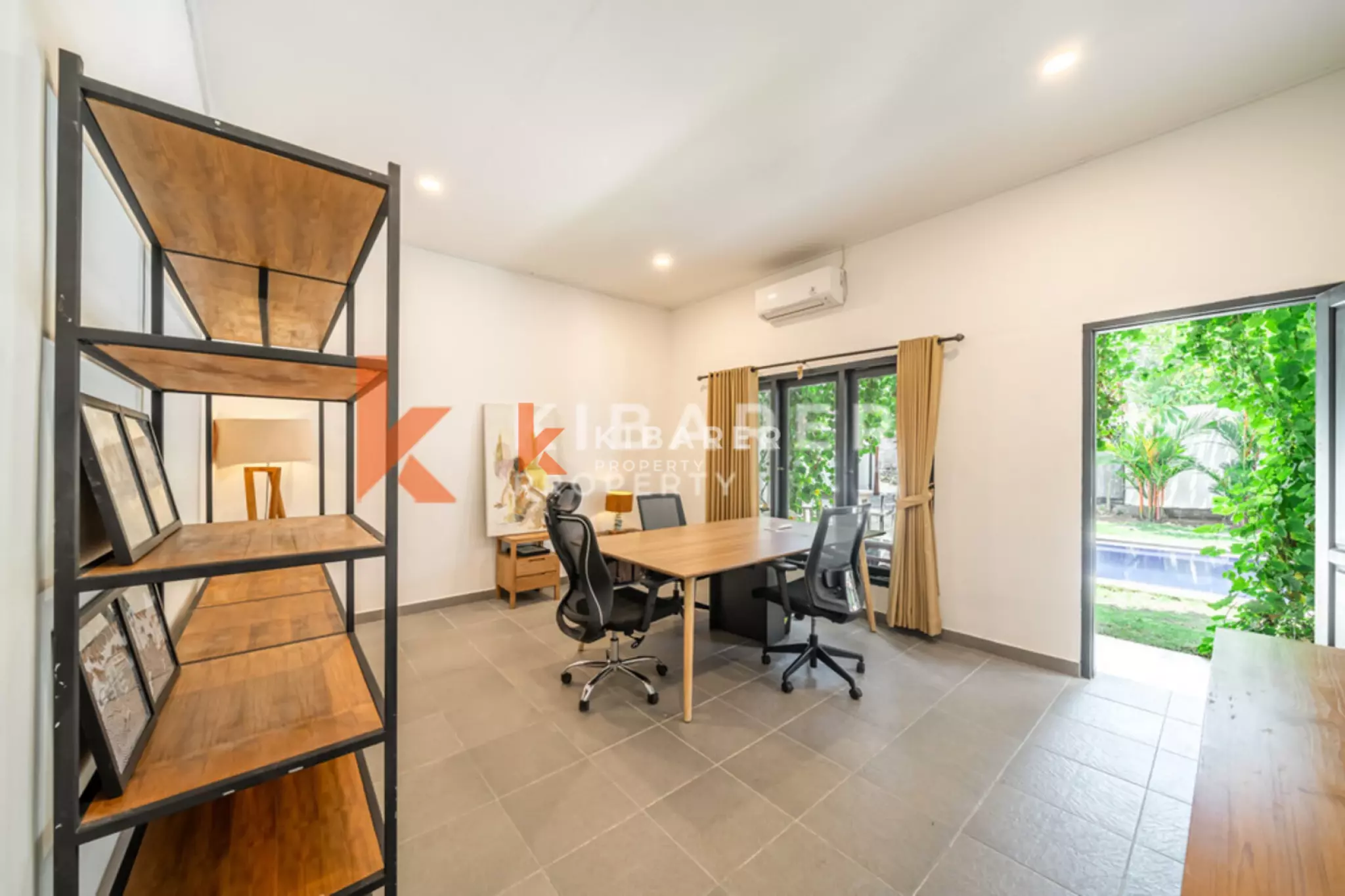 Koleksi Umalas - Vila Modern Lima Kamar Tidur dengan Ruang Kantor Pribadi